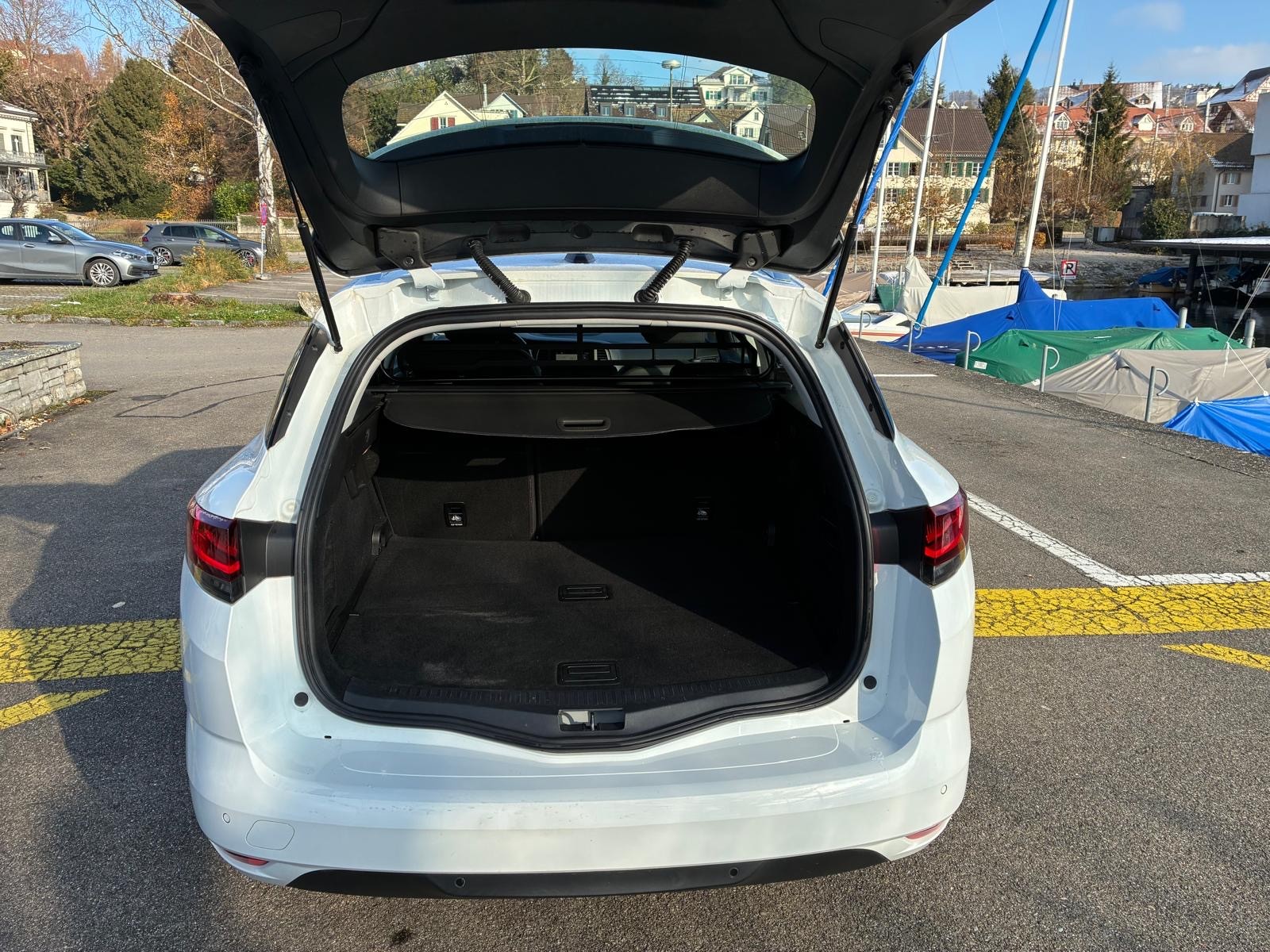 RENAULT Mégane Grandtour 1.5 dCi Intens EDC-image-12
