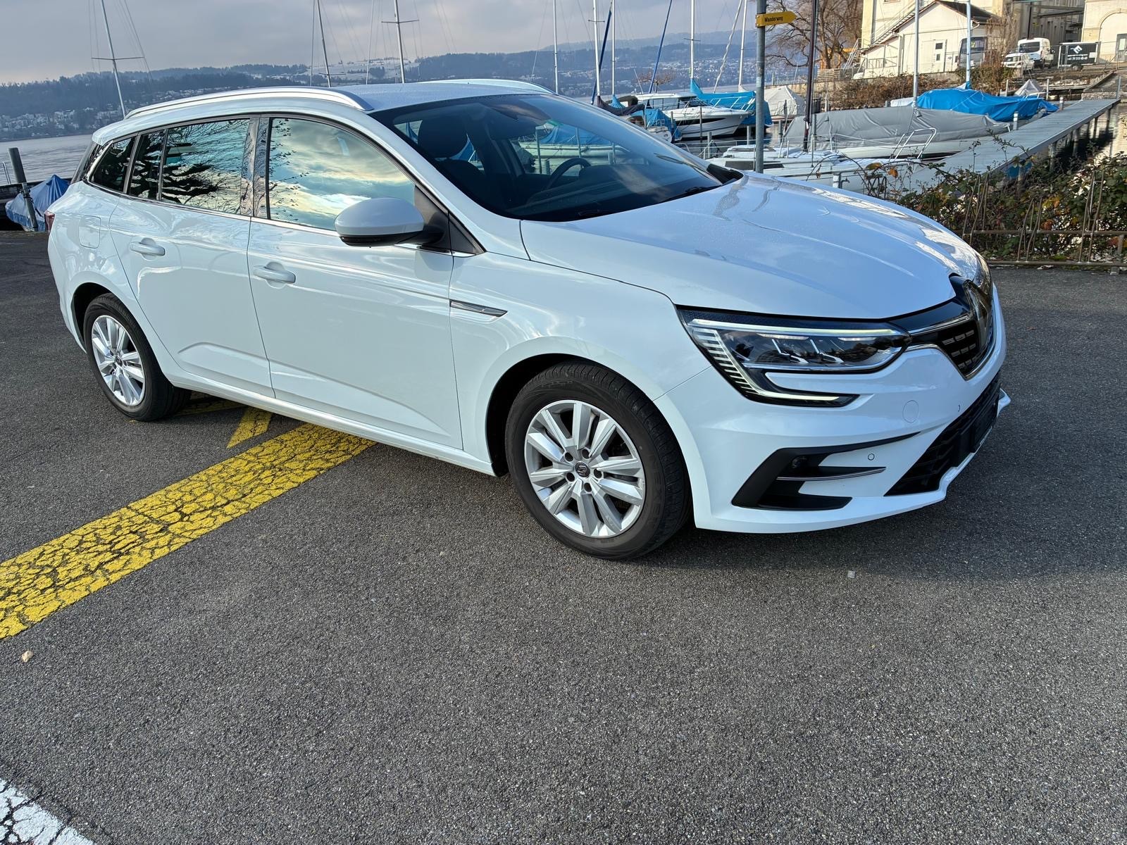 RENAULT Mégane Grandtour 1.5 dCi Intens EDC-image-2