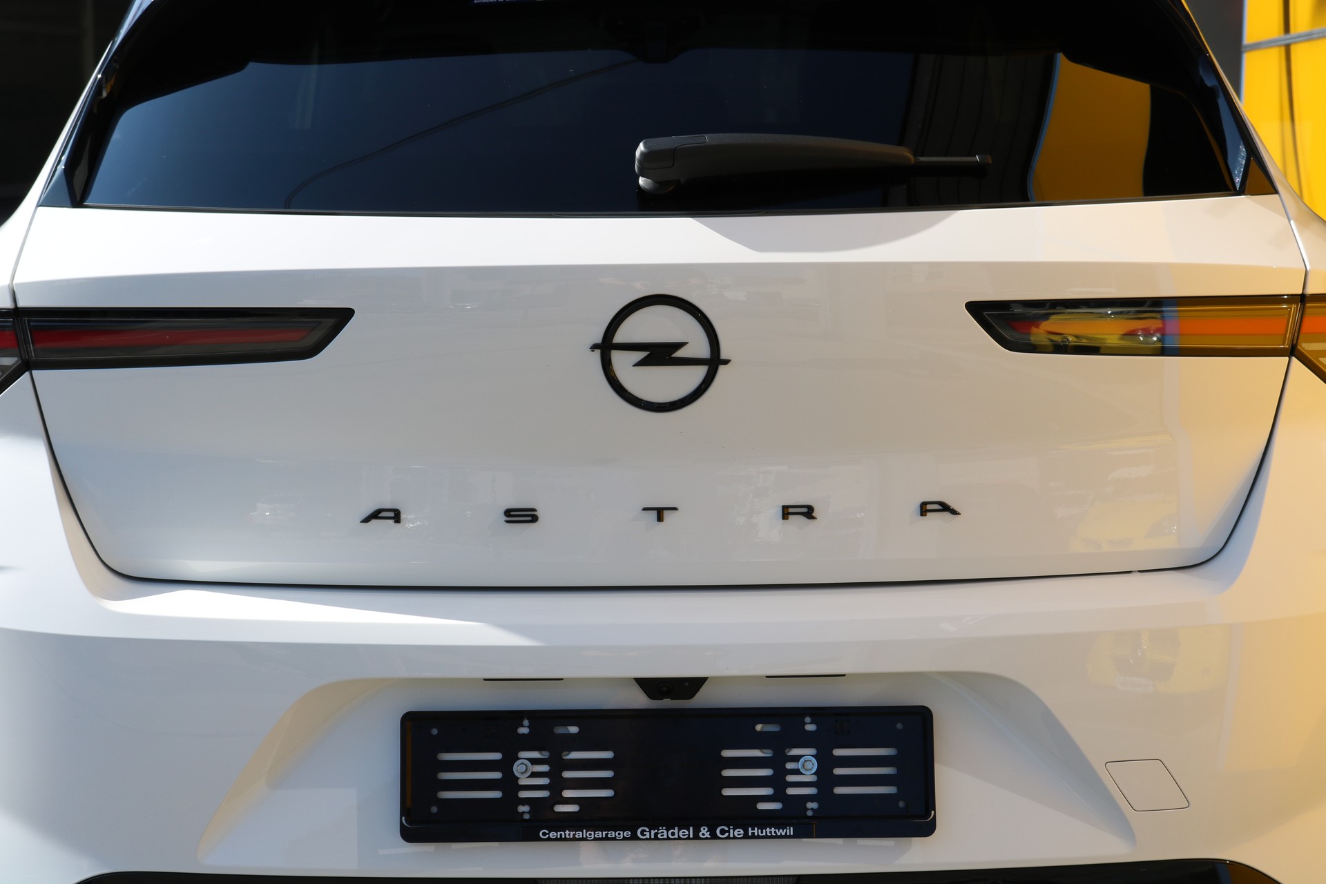OPEL Astra 1.6 PHEV Turbo Swiss Plus 180PS-image-14