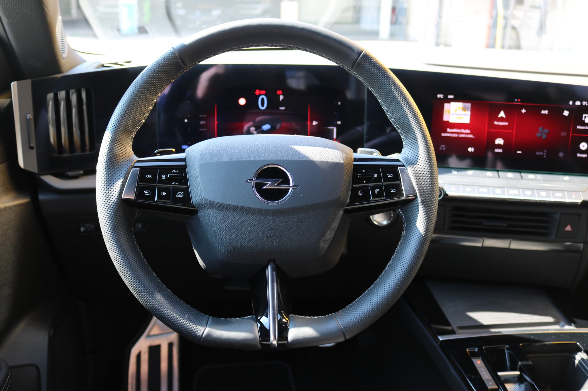 OPEL Astra 1.6 PHEV Turbo Swiss Plus 180PS-image-5