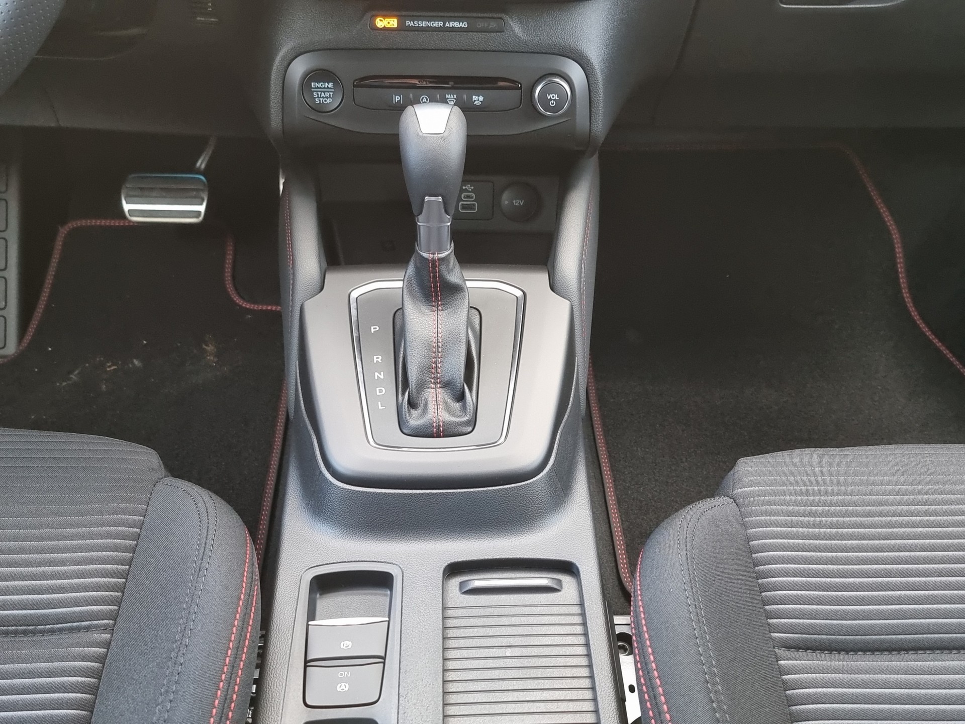 FORD Focus Station Wagon 1.0i EcoB Hybrid 155 ST-Line X-image-9