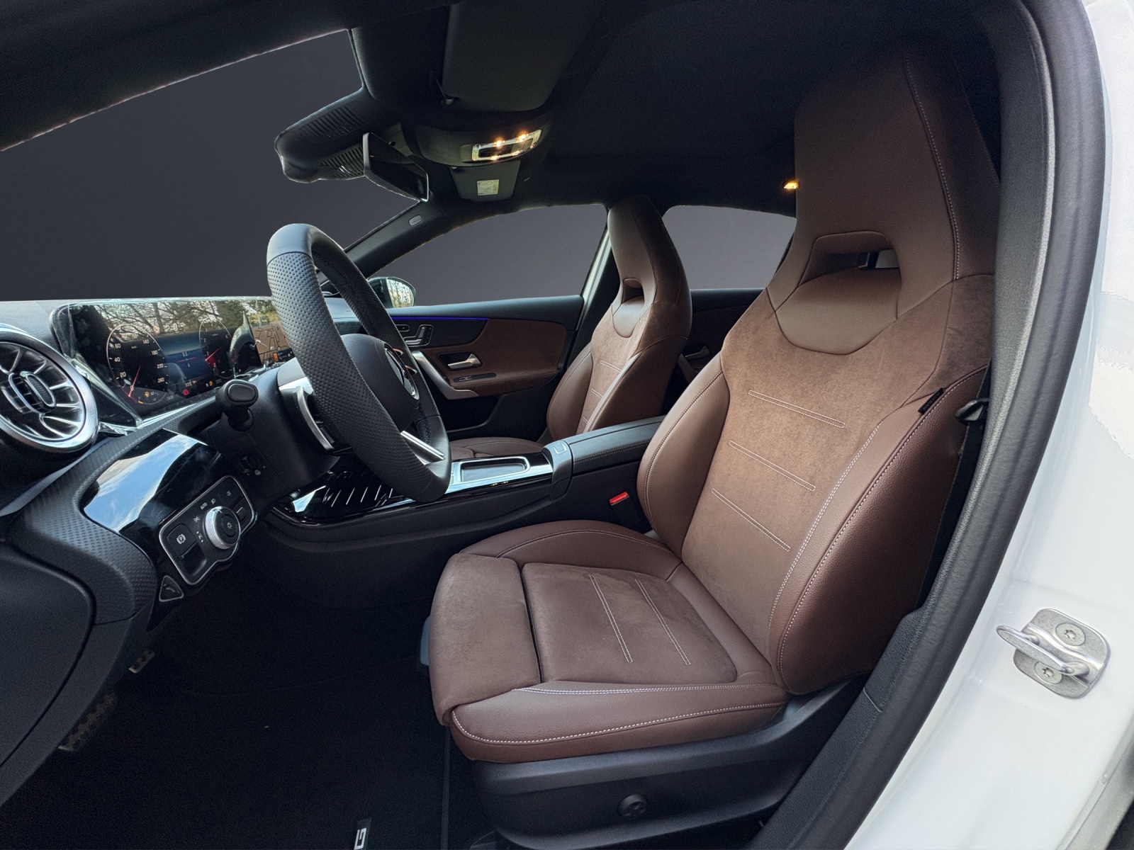 MERCEDES-BENZ A 250 4Matic 8G-DCT-image-8