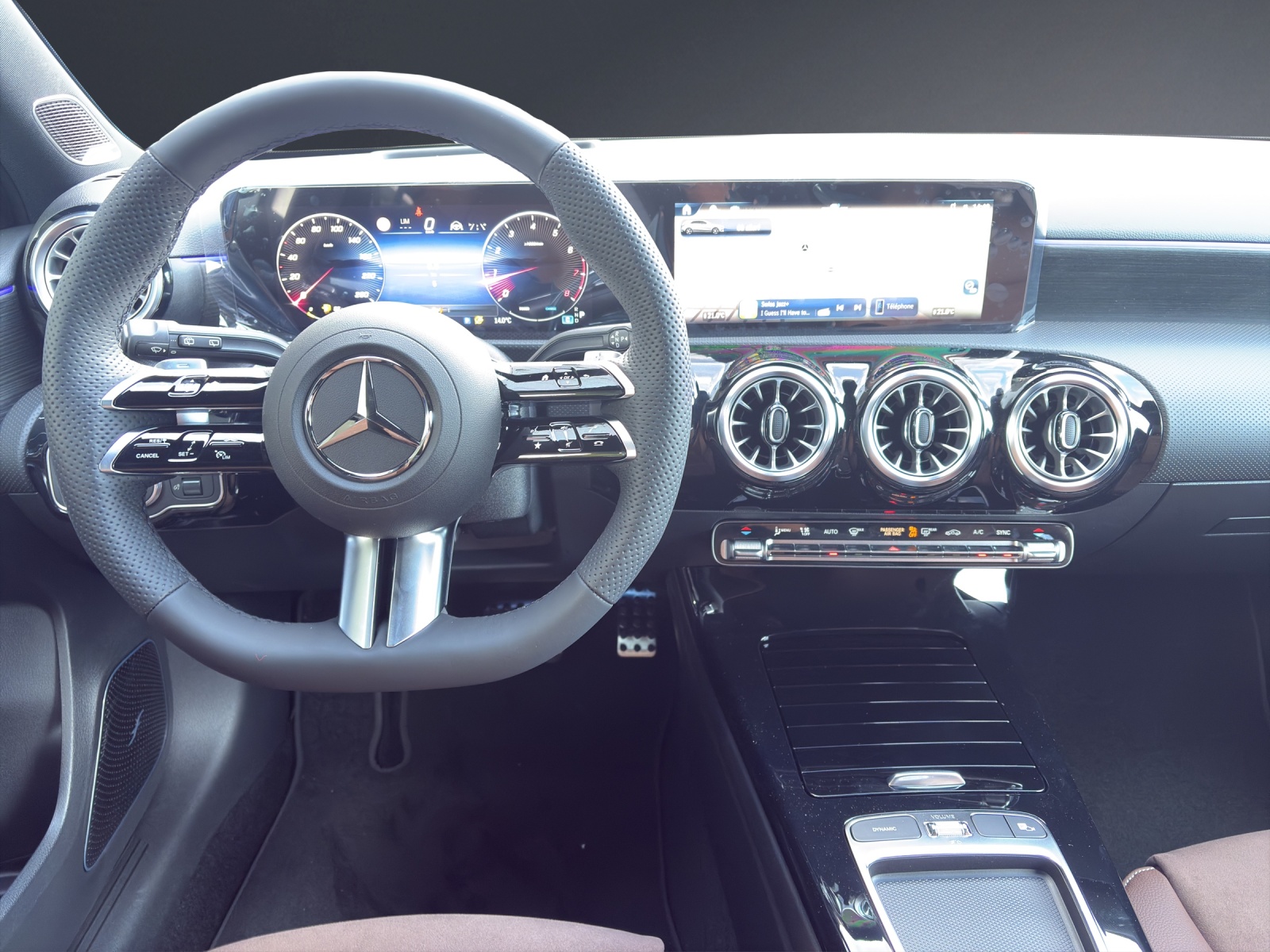 MERCEDES-BENZ A 250 4Matic 8G-DCT-image-10