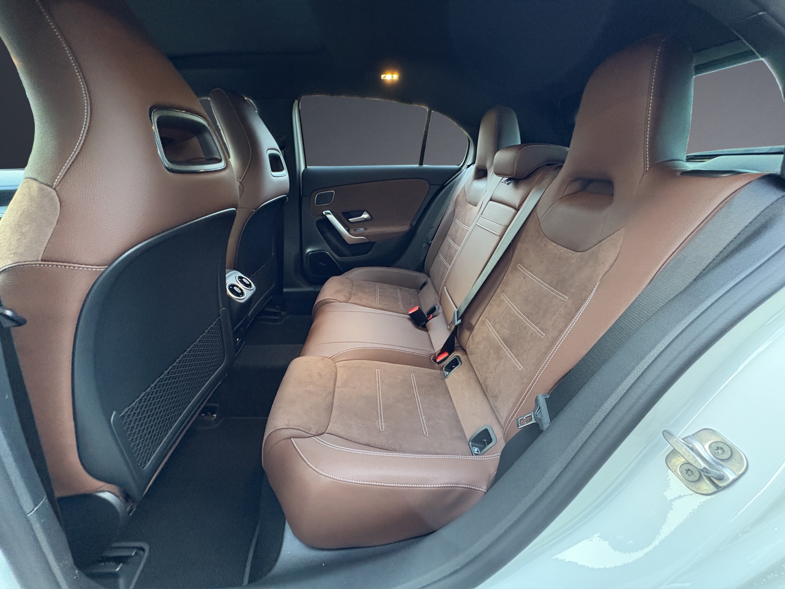 MERCEDES-BENZ A 250 4Matic 8G-DCT-image-13