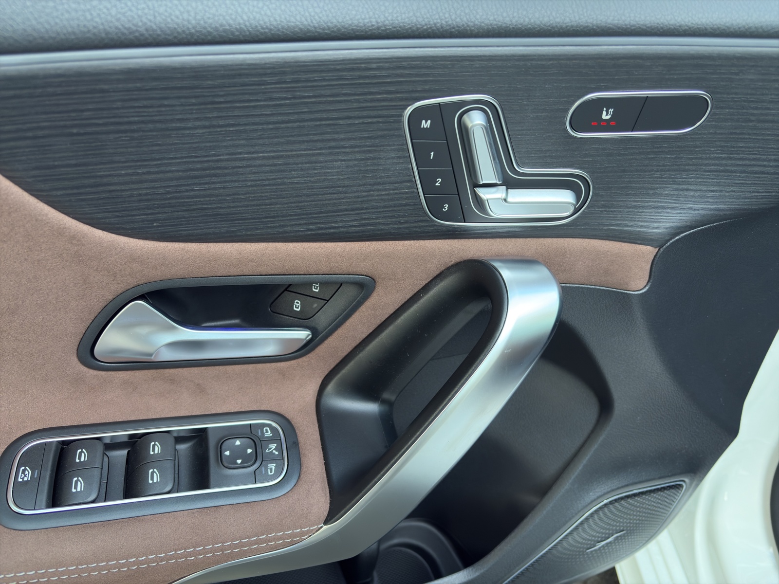 MERCEDES-BENZ A 250 4Matic 8G-DCT-image-15
