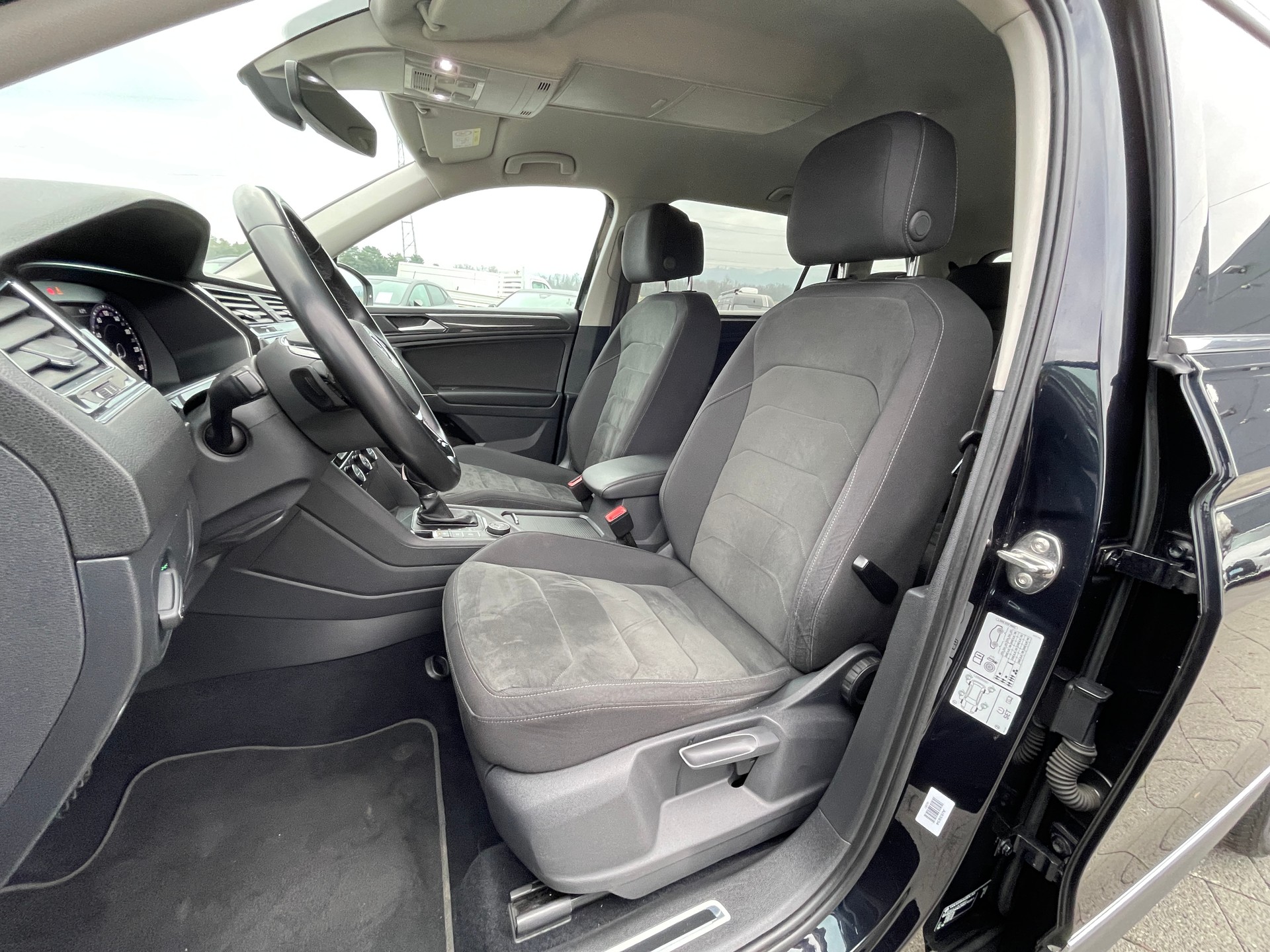 VW Tiguan Allspace 2.0TSI Comfortline 4Motion DSG*7 Plätzer-image-11