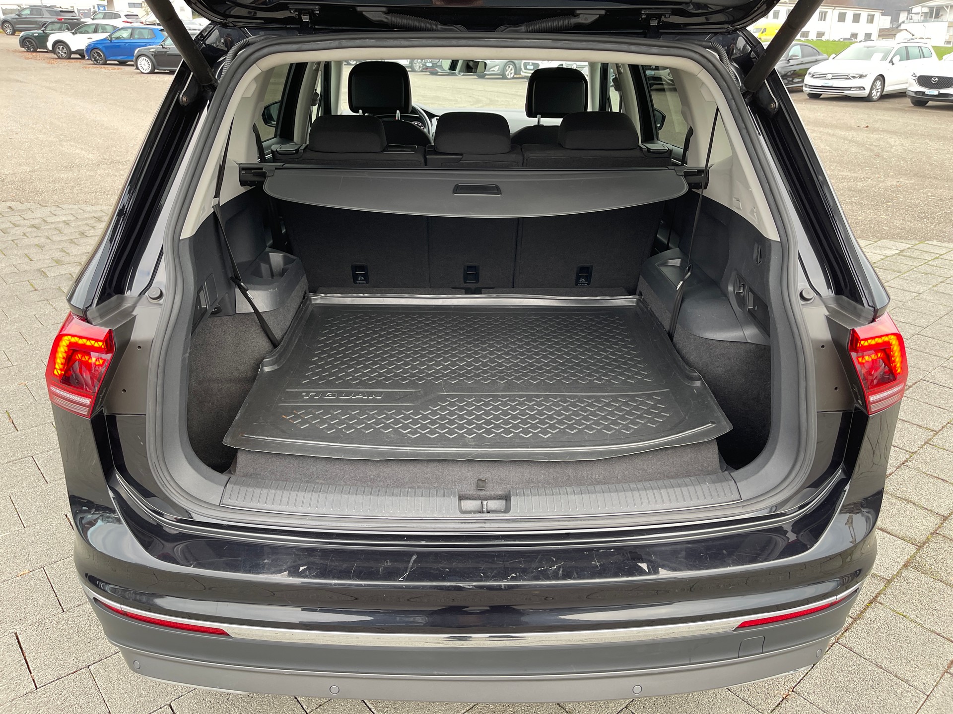 VW Tiguan Allspace 2.0TSI Comfortline 4Motion DSG*7 Plätzer-image-14