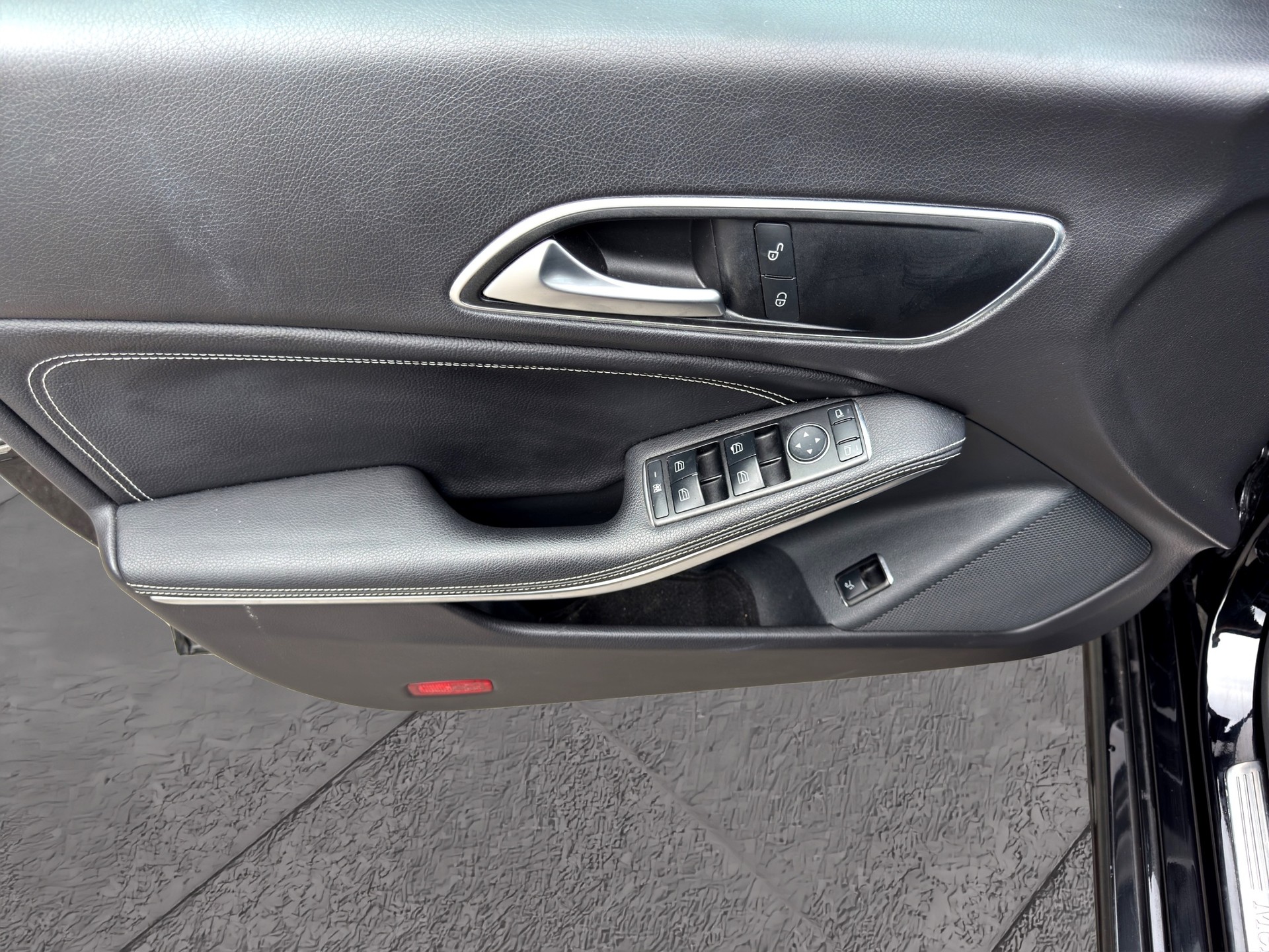 MERCEDES-BENZ CLA Shooting Brake 180 Urban 7G-DCT-image-10