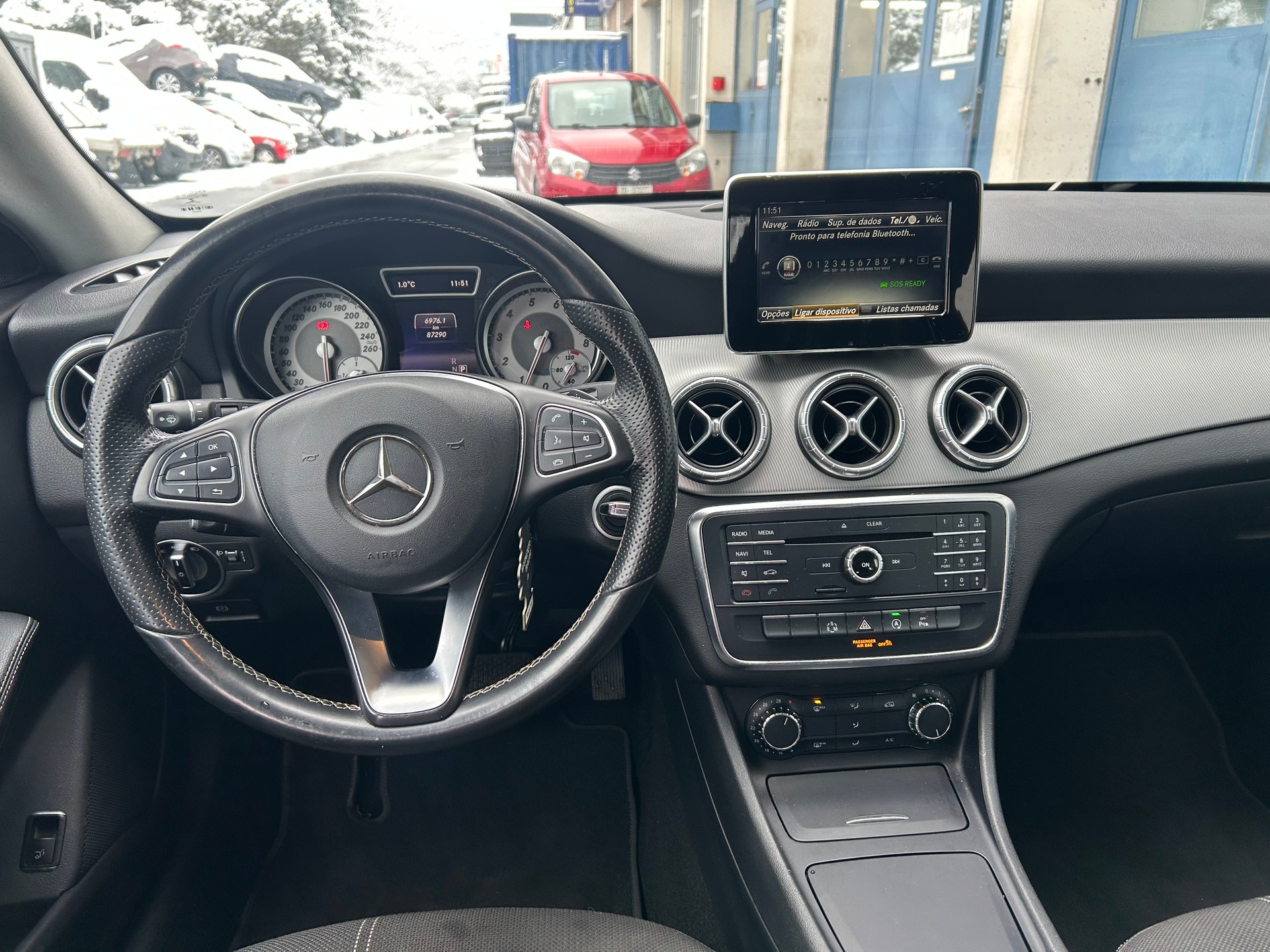 MERCEDES-BENZ CLA Shooting Brake 180 Urban 7G-DCT-image-3