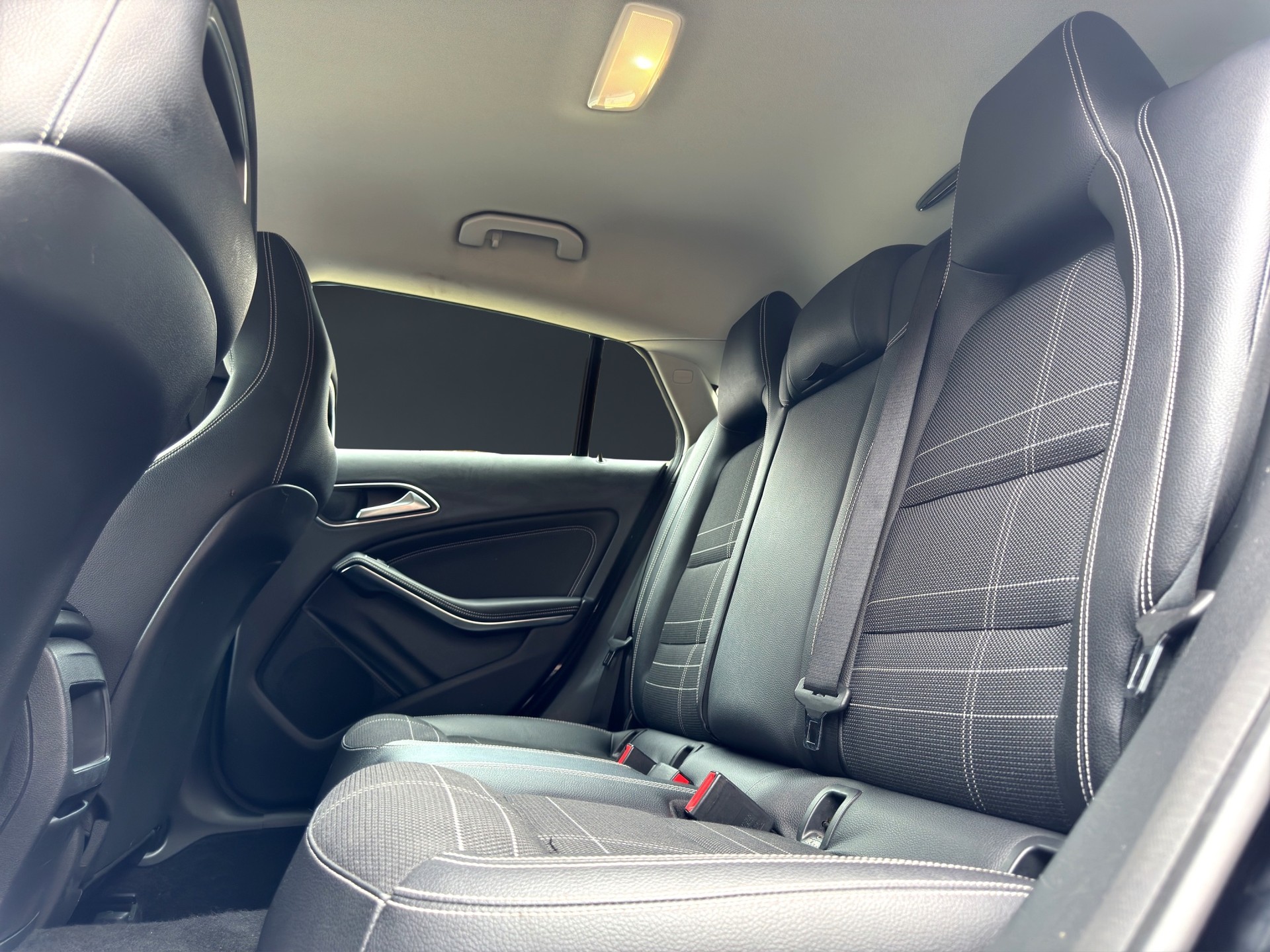 MERCEDES-BENZ CLA Shooting Brake 180 Urban 7G-DCT-image-17