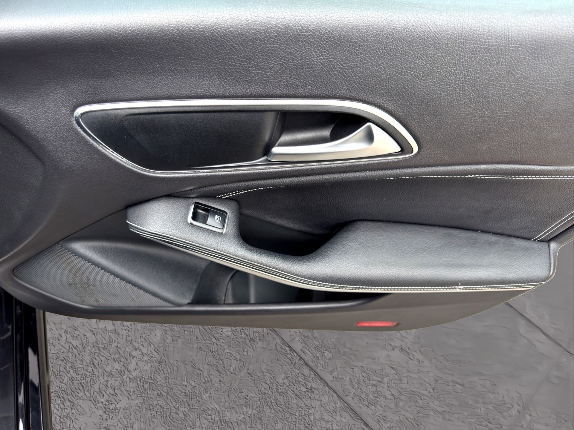 MERCEDES-BENZ CLA Shooting Brake 180 Urban 7G-DCT-image-23