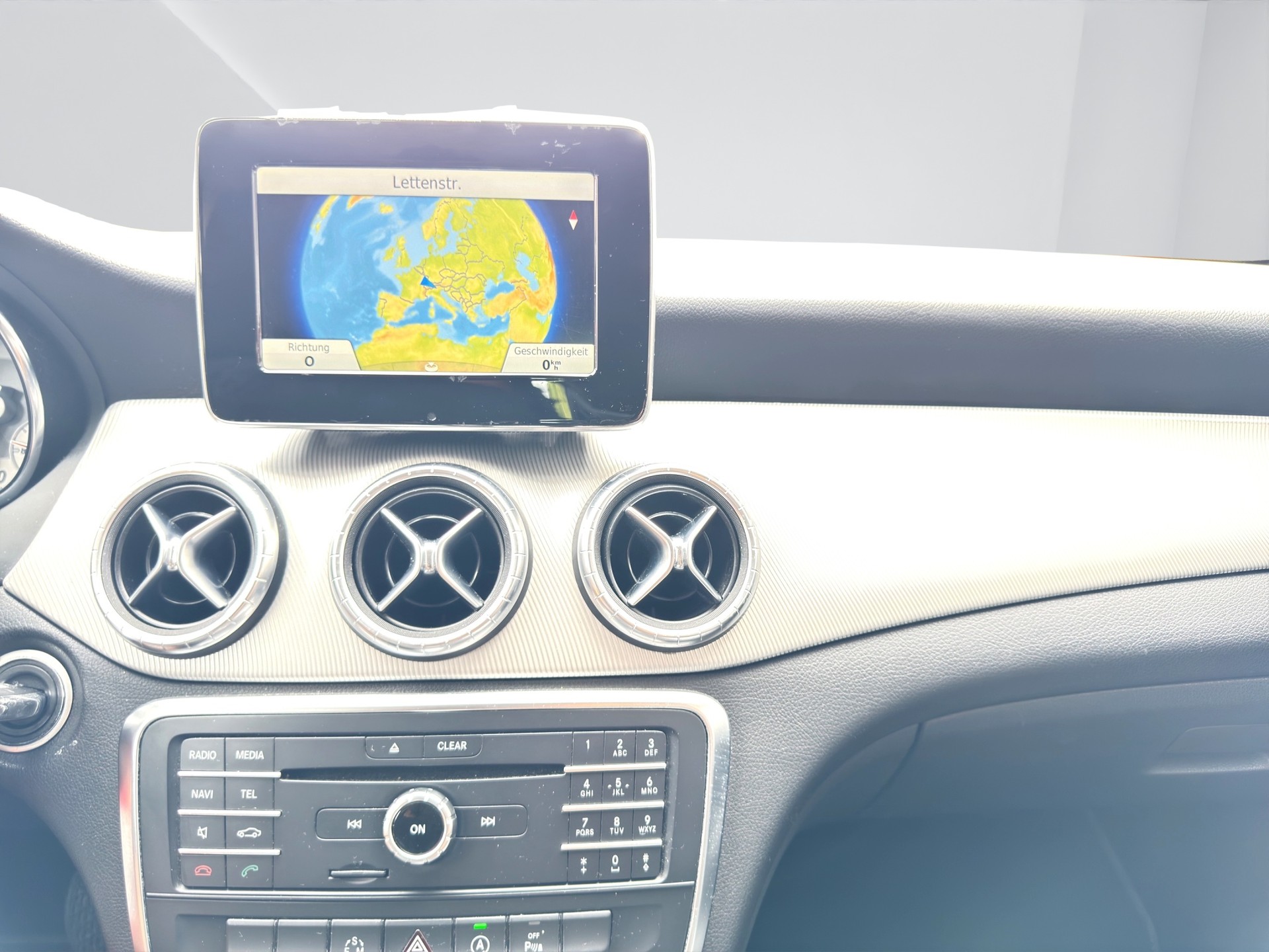 MERCEDES-BENZ CLA Shooting Brake 180 Urban 7G-DCT-image-16