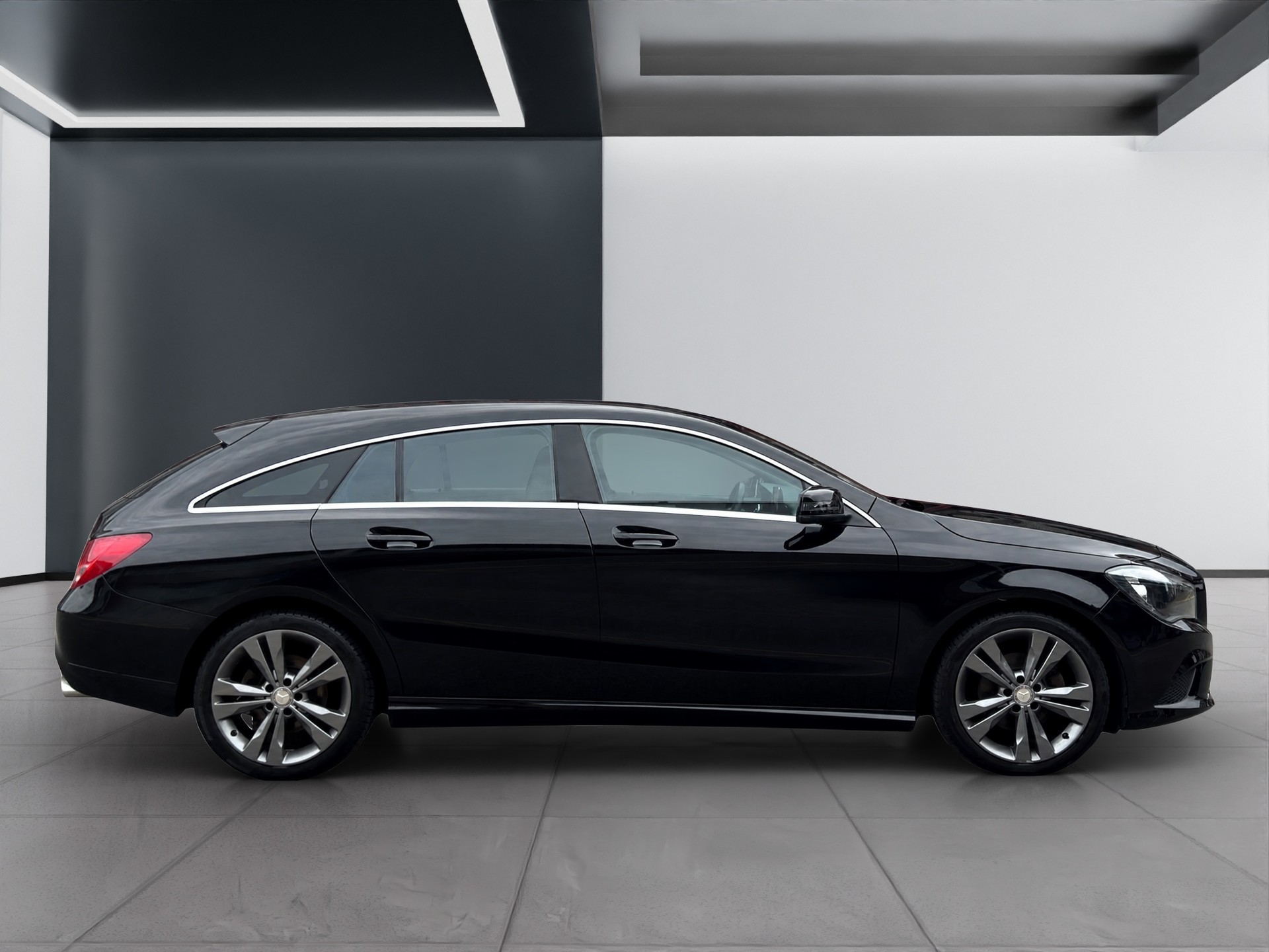 MERCEDES-BENZ CLA Shooting Brake 180 Urban 7G-DCT-image-5