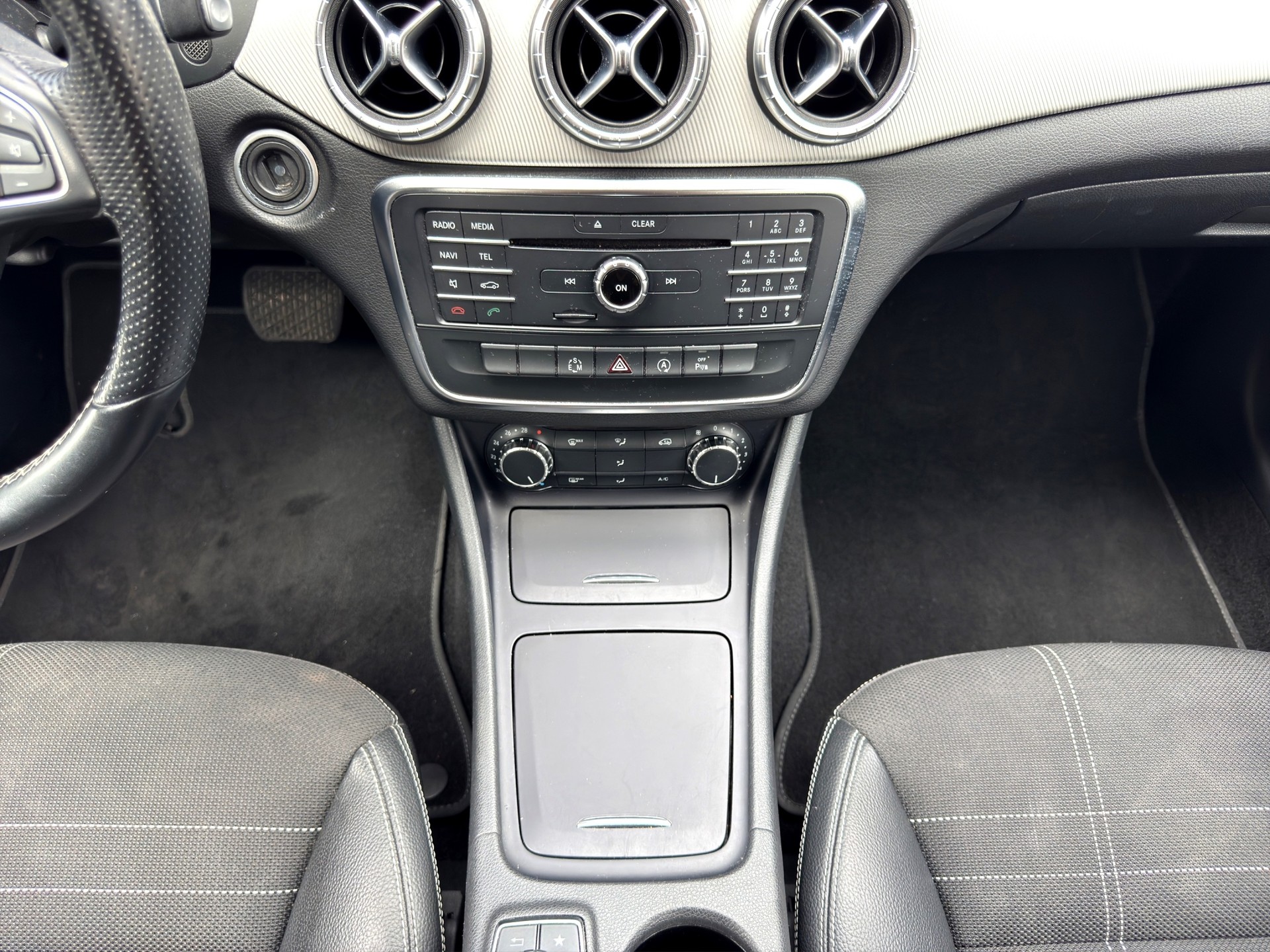 MERCEDES-BENZ CLA Shooting Brake 180 Urban 7G-DCT-image-13