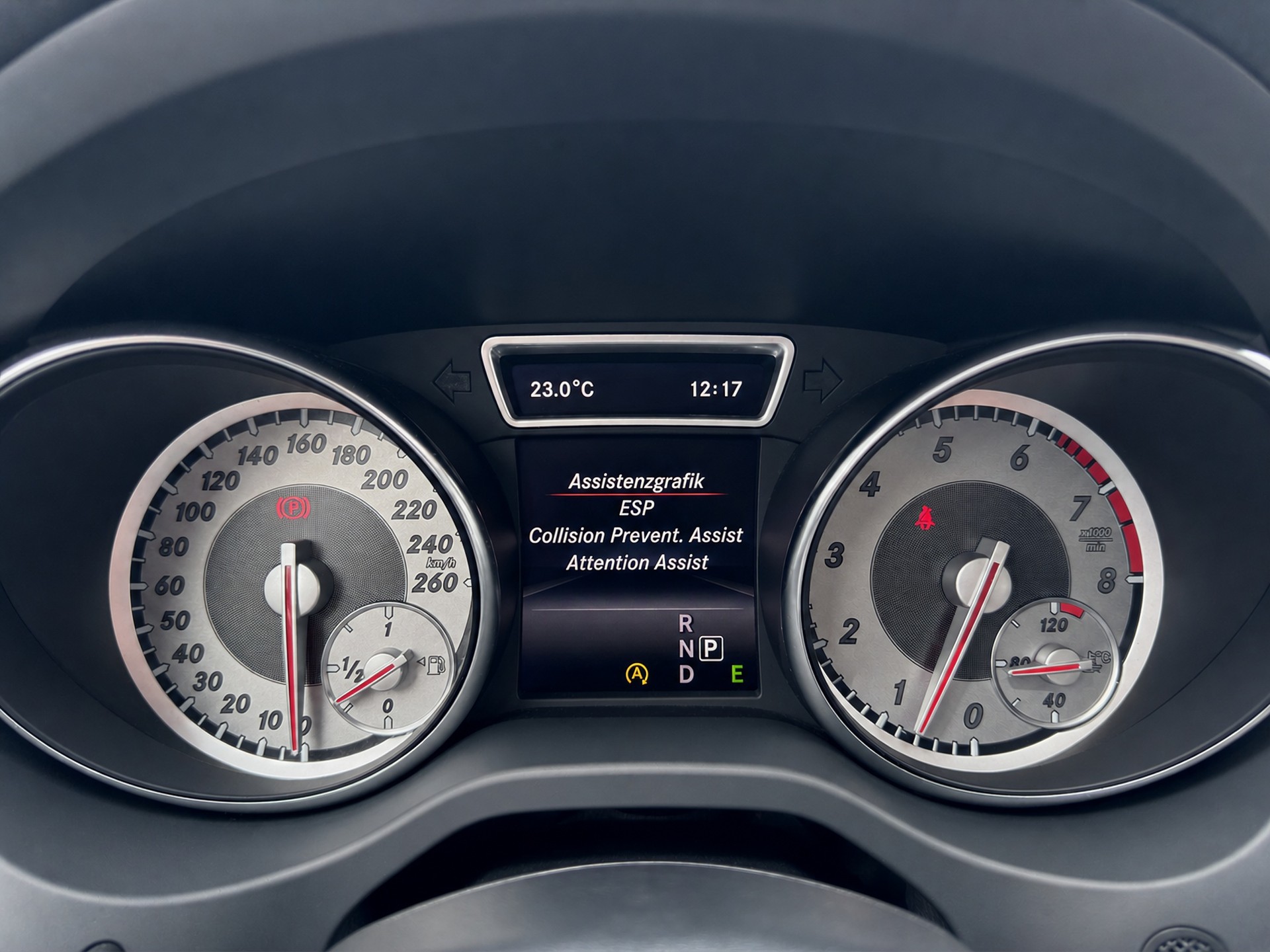 MERCEDES-BENZ CLA Shooting Brake 180 Urban 7G-DCT-image-15