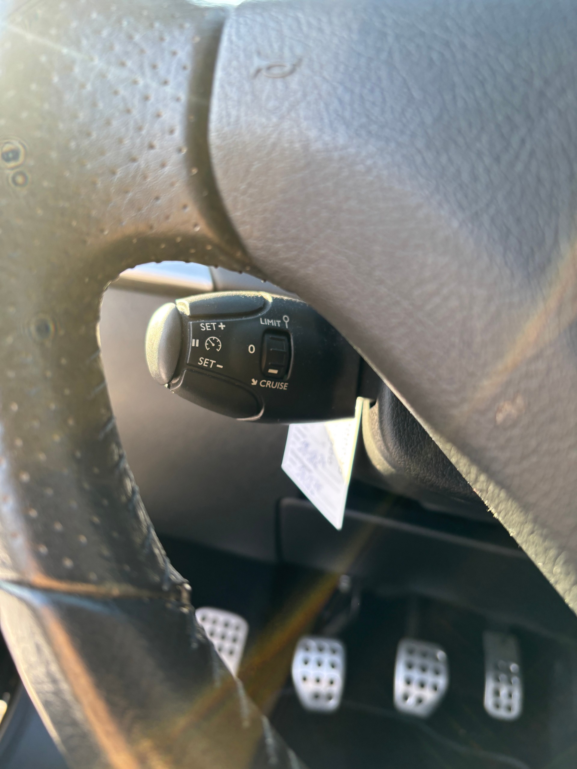 PEUGEOT 207 1.6 16V Turbo Allure-image-6