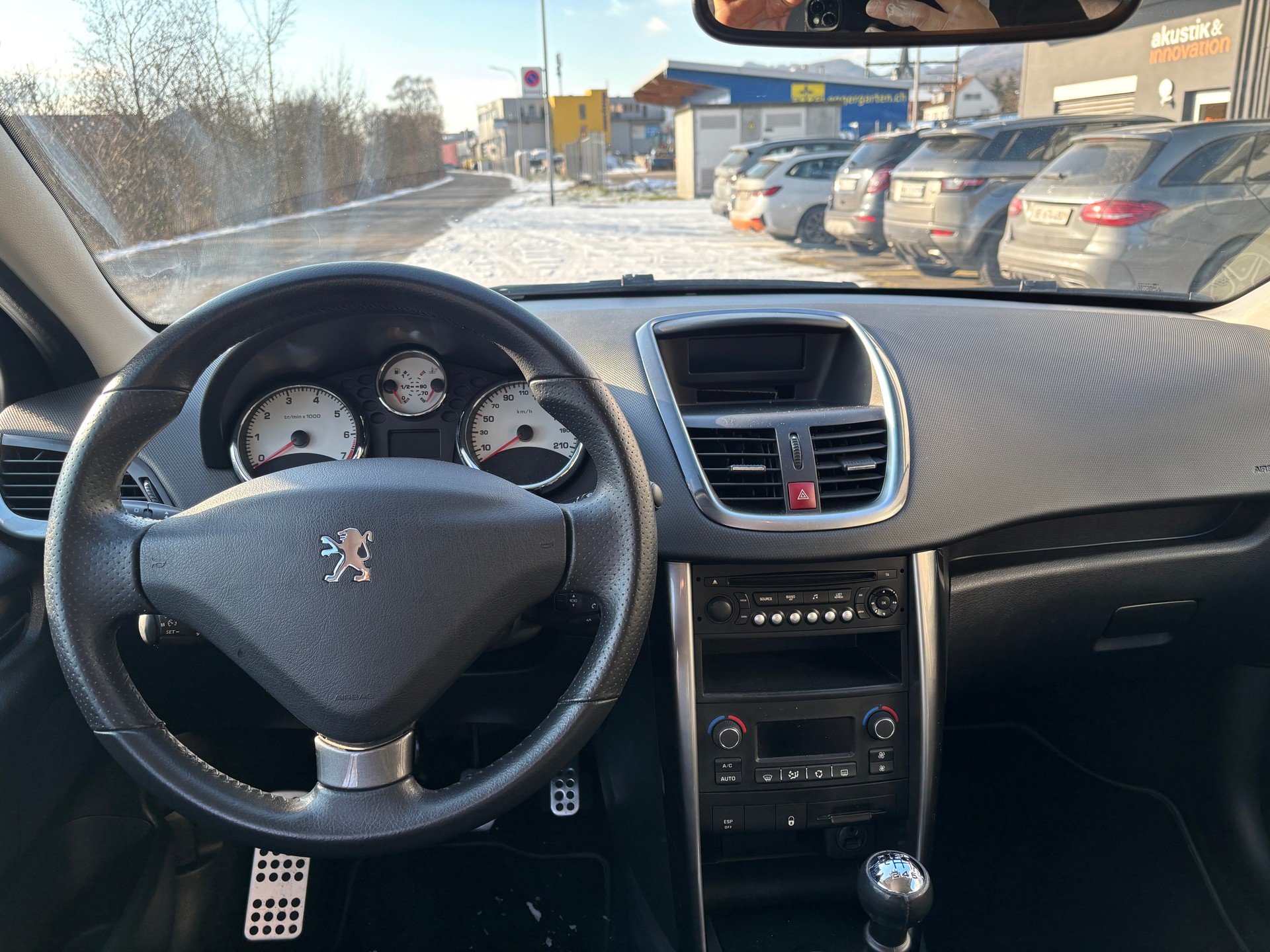 PEUGEOT 207 1.6 16V Turbo Allure-image-4