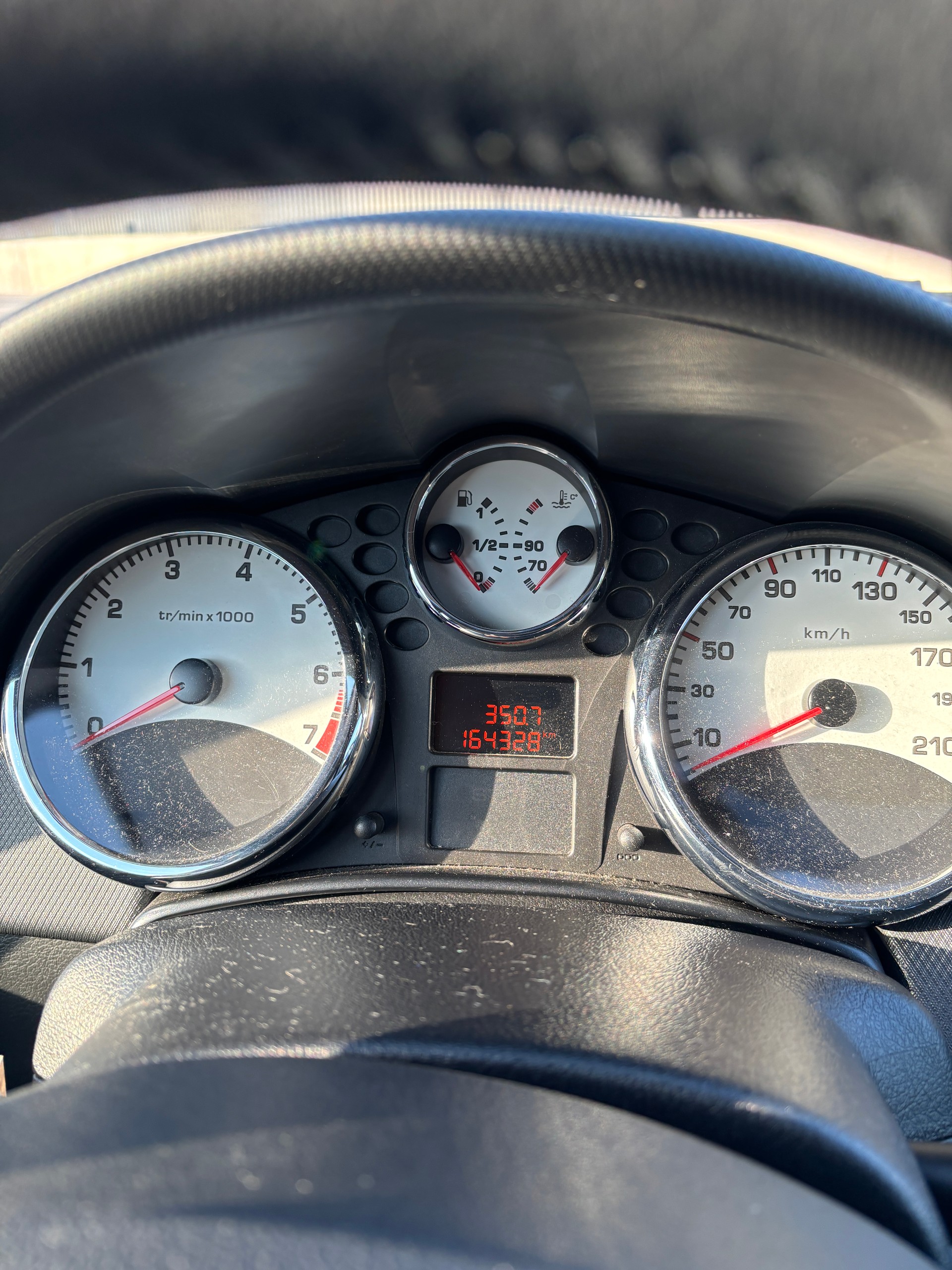 PEUGEOT 207 1.6 16V Turbo Allure-image-7