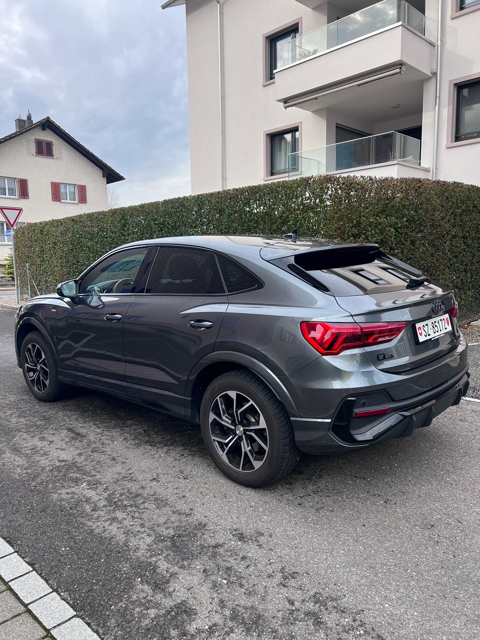AUDI Q3 Sportback 45 TFSI e S line S-tronic-showroom-element-3