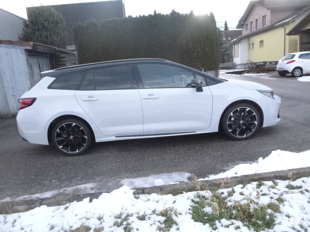 TOYOTA Corolla Touring Sports 2.0 HSD GR-S e-CVT-image-6