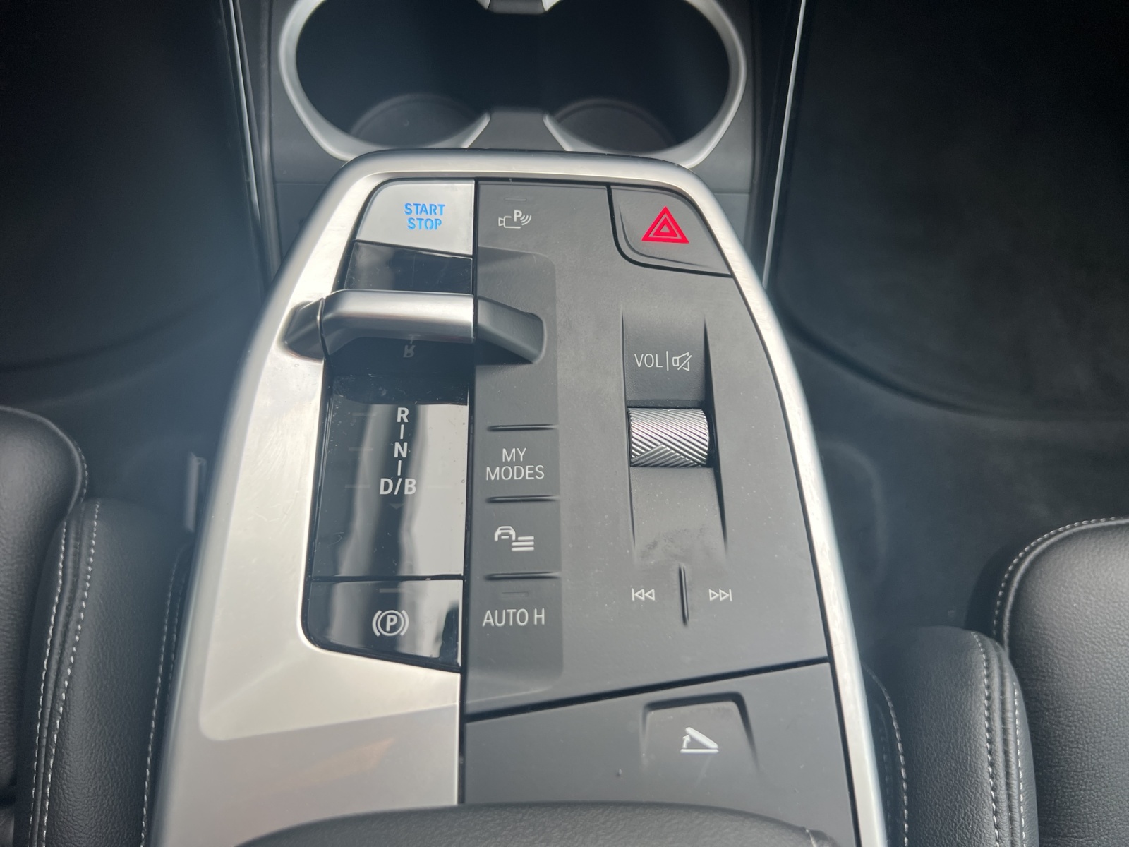 BMW iX1 30 xDrive M Sport-image-13