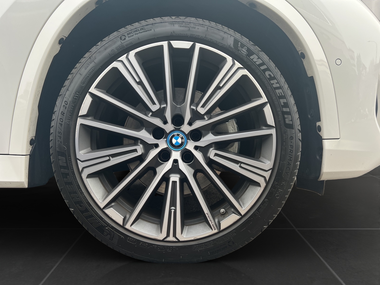 BMW iX1 30 xDrive M Sport-image-15
