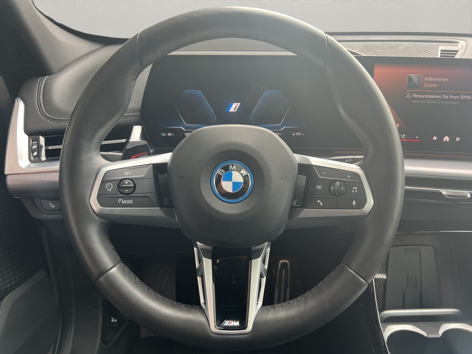 BMW iX1 30 xDrive M Sport-image-11