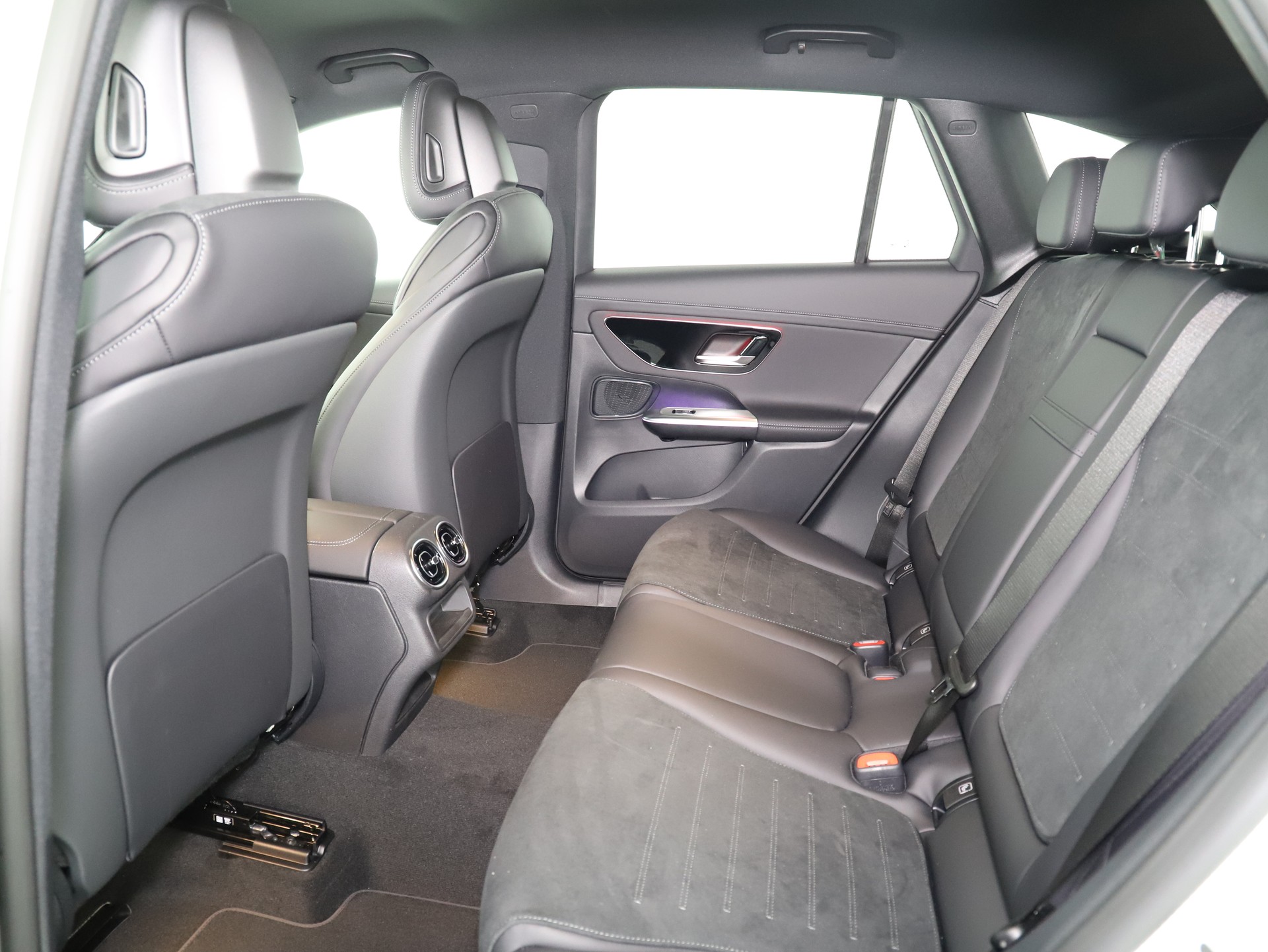 MERCEDES-BENZ GLC 300 e 4M 9G-Tronic-image-10