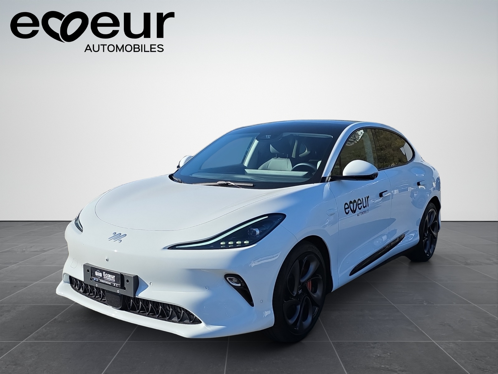 MG IM6 100 kWh Performance 21 4WD-image-1