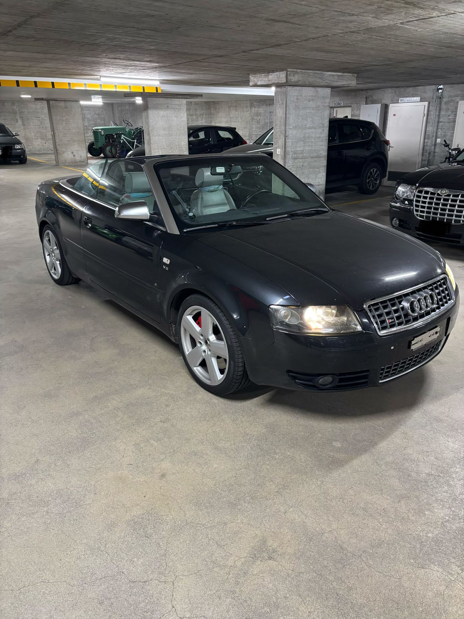 AUDI S4 Cabriolet 4.2 V8 quattro-image-1