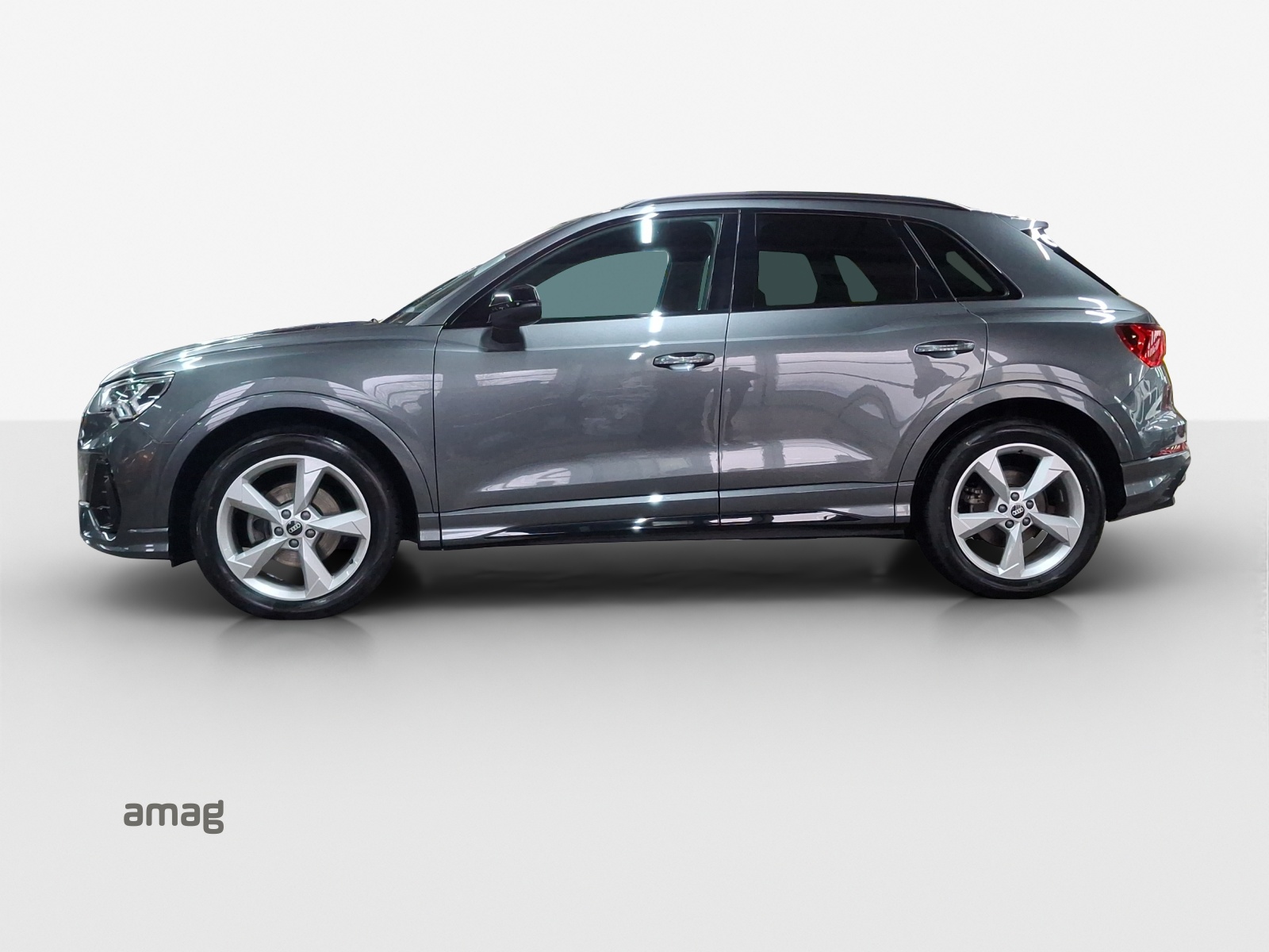 AUDI Q3 35 TFSI S line Attraction S-tronic-image-1