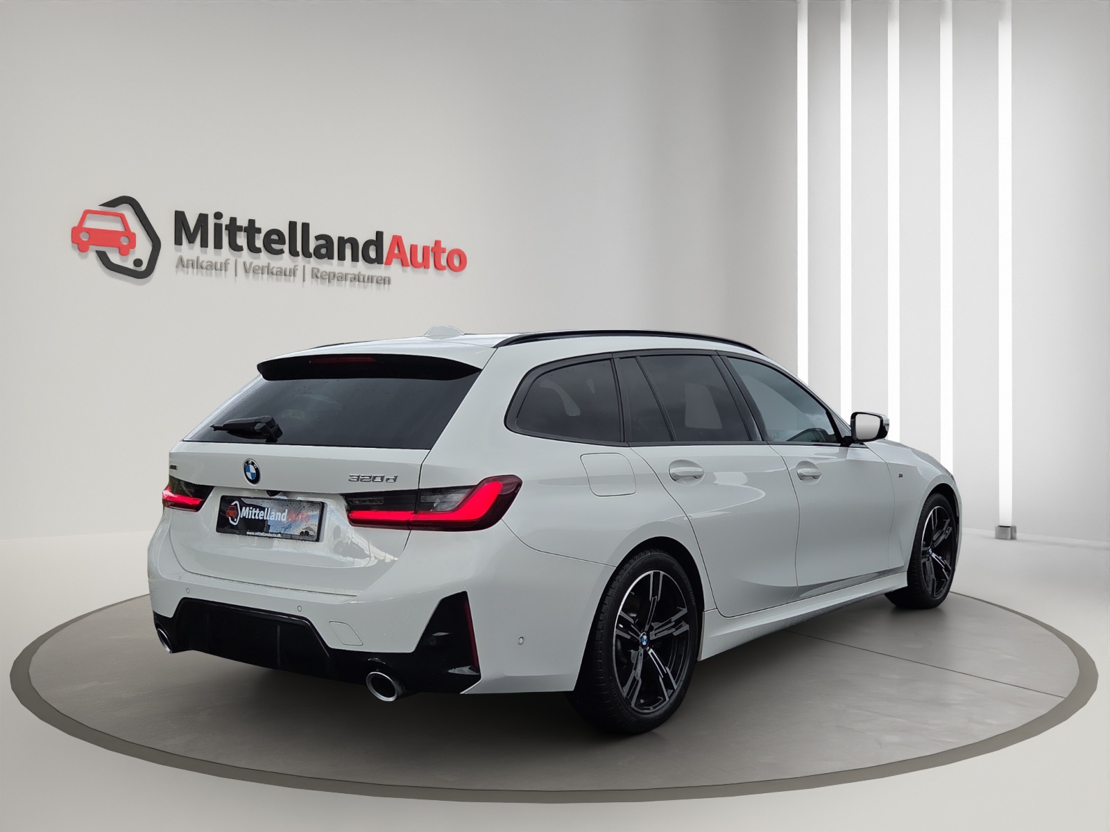 BMW 320d xDrive 48V Touring Steptronic M Sport-image-11