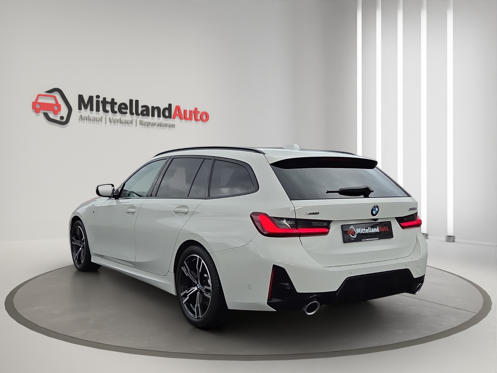 BMW 320d xDrive 48V Touring Steptronic M Sport-image-13