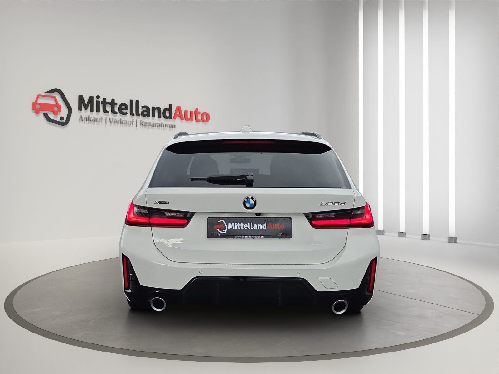BMW 320d xDrive 48V Touring Steptronic M Sport-image-12