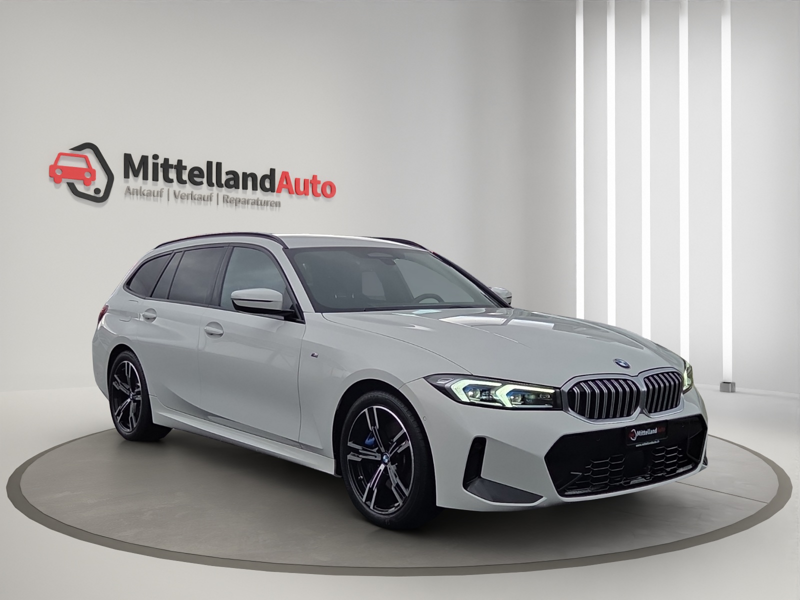 BMW 320d xDrive 48V Touring Steptronic M Sport-image-2
