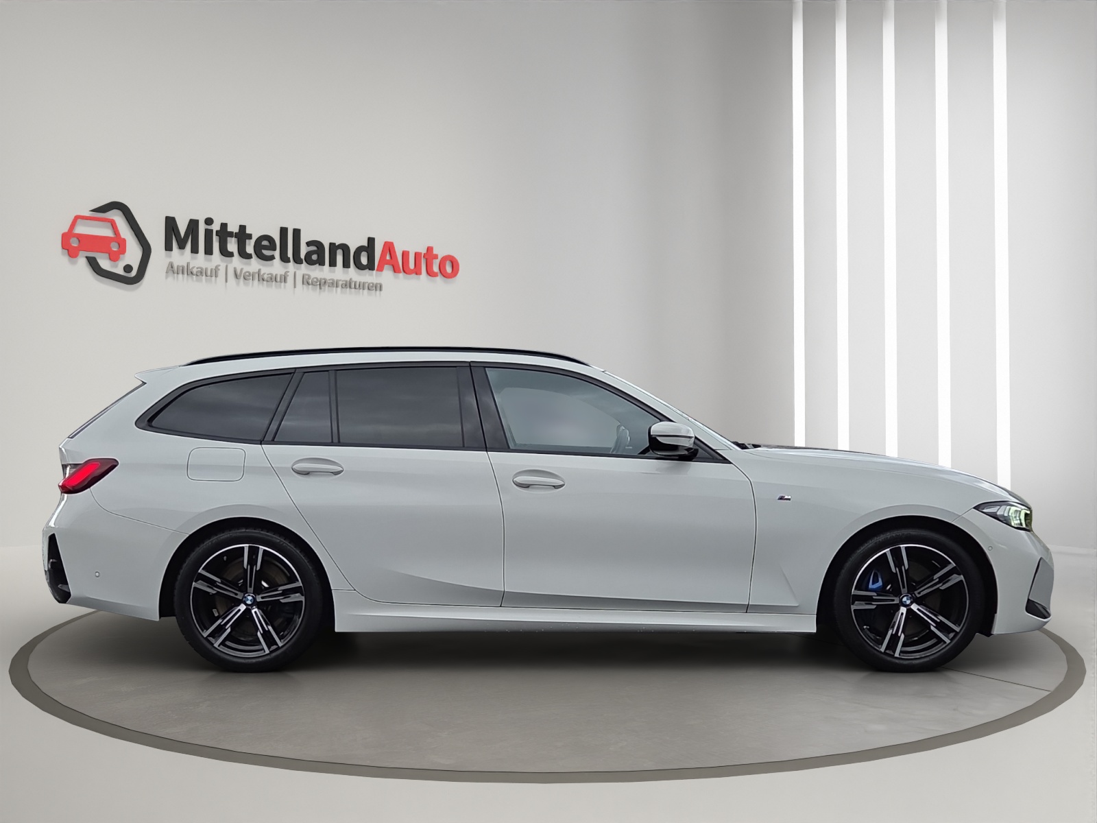 BMW 320d xDrive 48V Touring Steptronic M Sport-image-3
