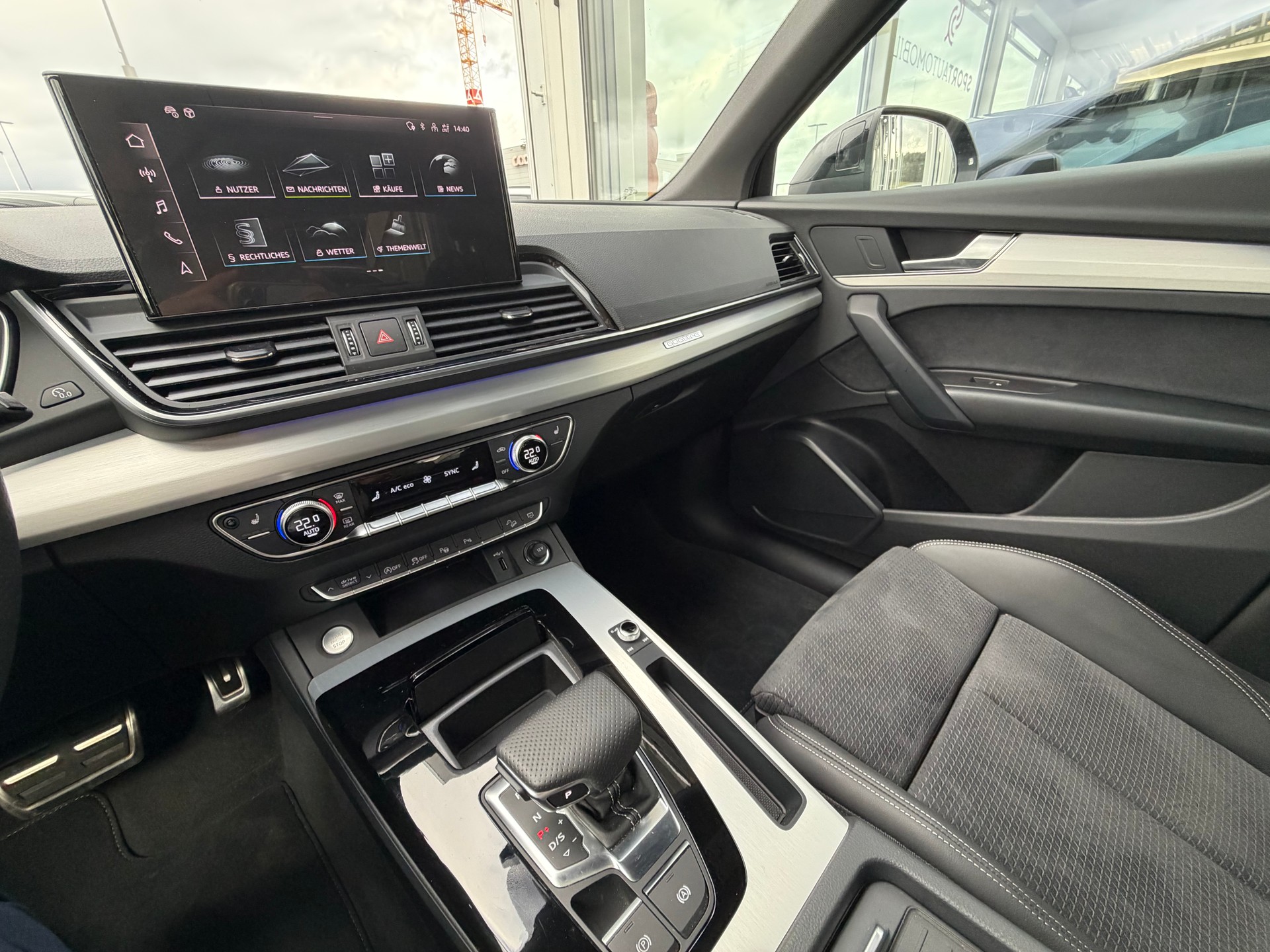 AUDI Q5 40 TDI Black Edition quattro S-tronic-image-29