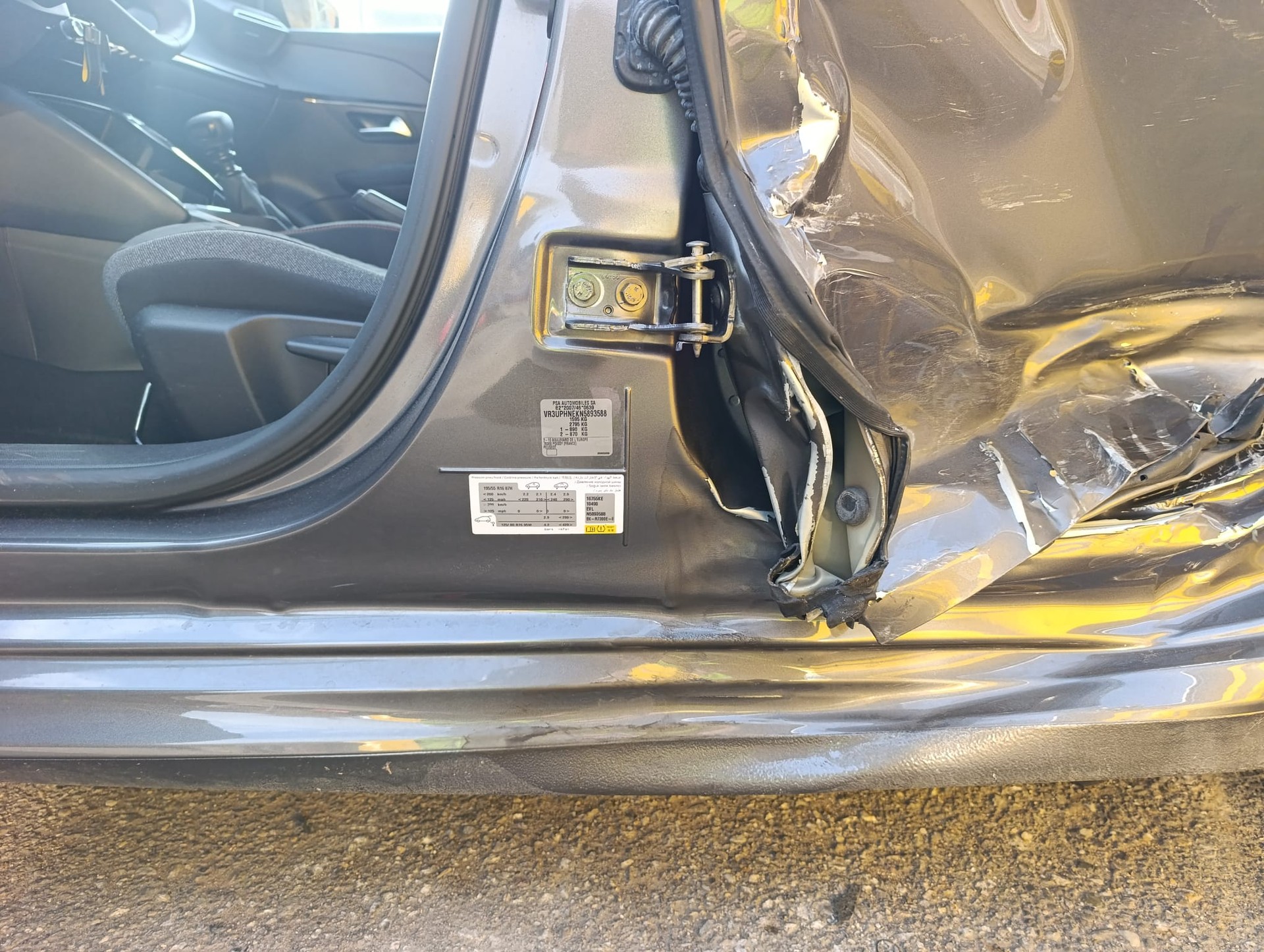 PEUGEOT 208 1.2 PureTech Active Pack-image-8