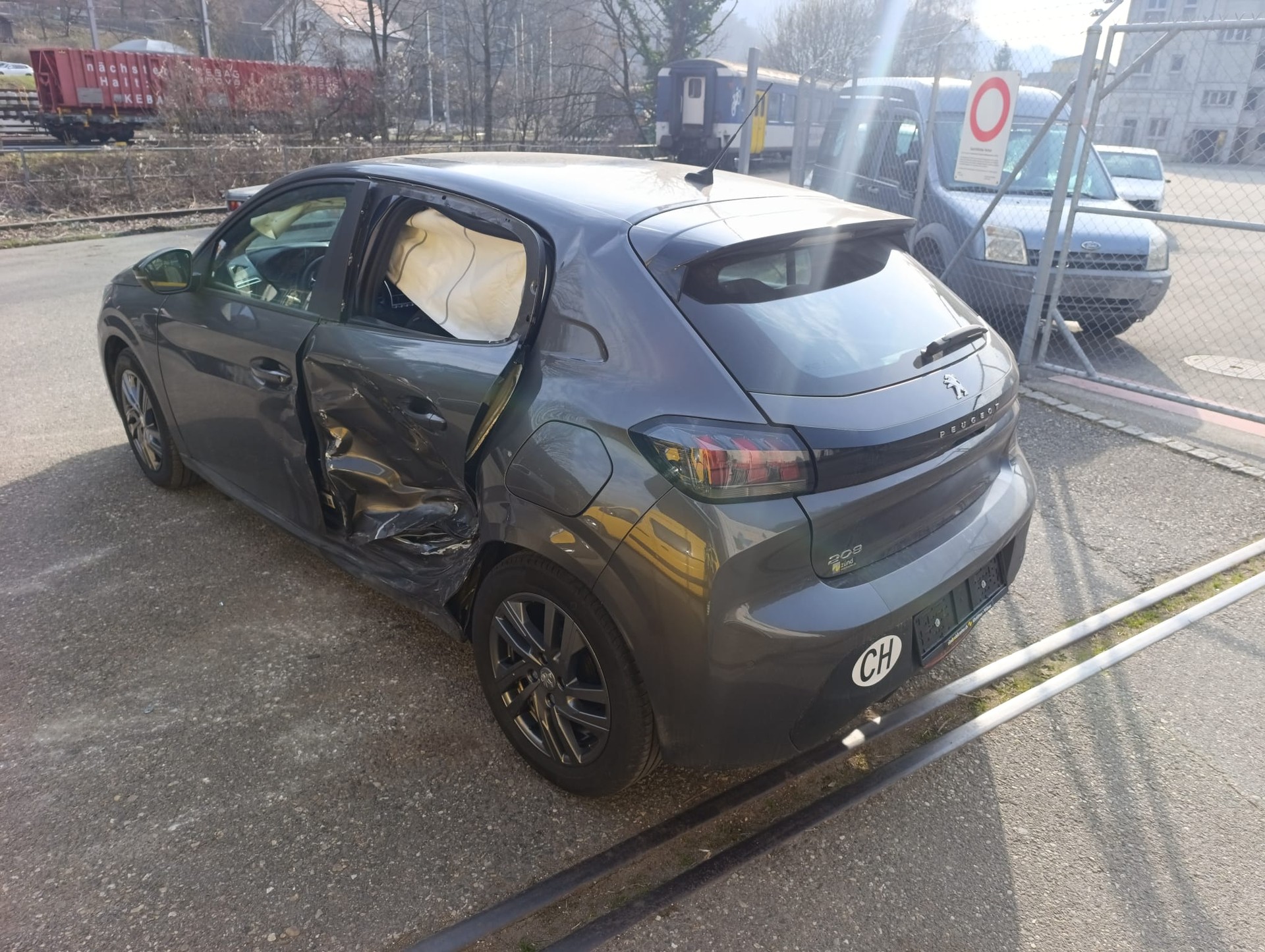 PEUGEOT 208 1.2 PureTech Active Pack-image-3