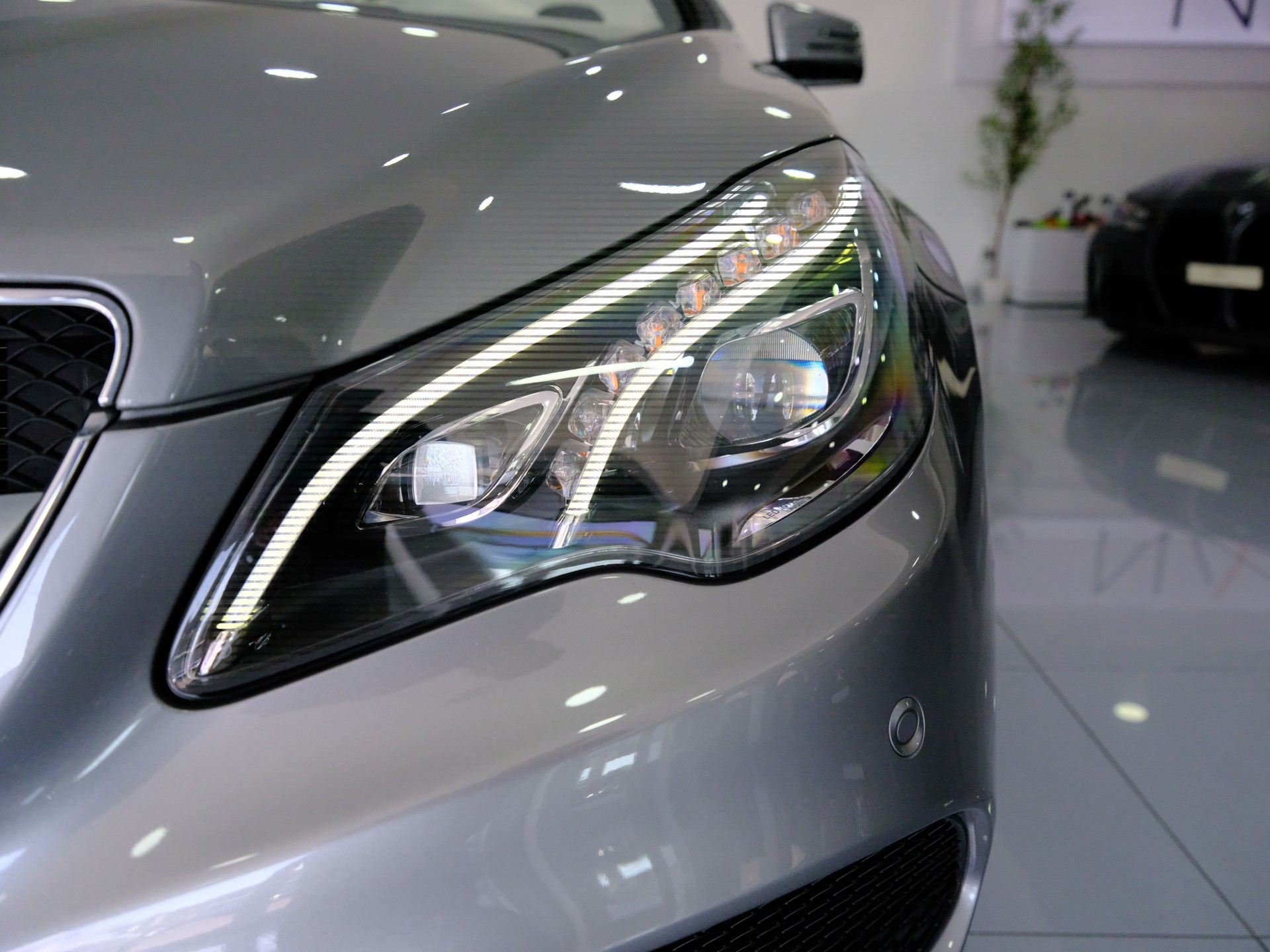 MERCEDES-BENZ E 250 AMG LINE 7G-Tronic-image-17