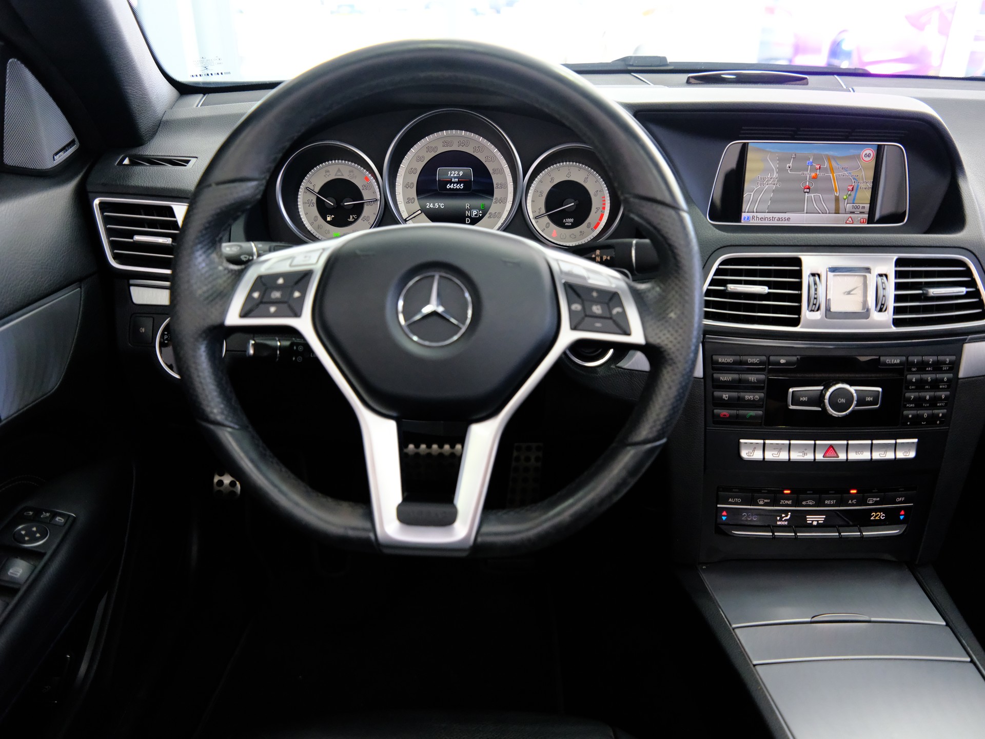 MERCEDES-BENZ E 250 AMG LINE 7G-Tronic-image-16