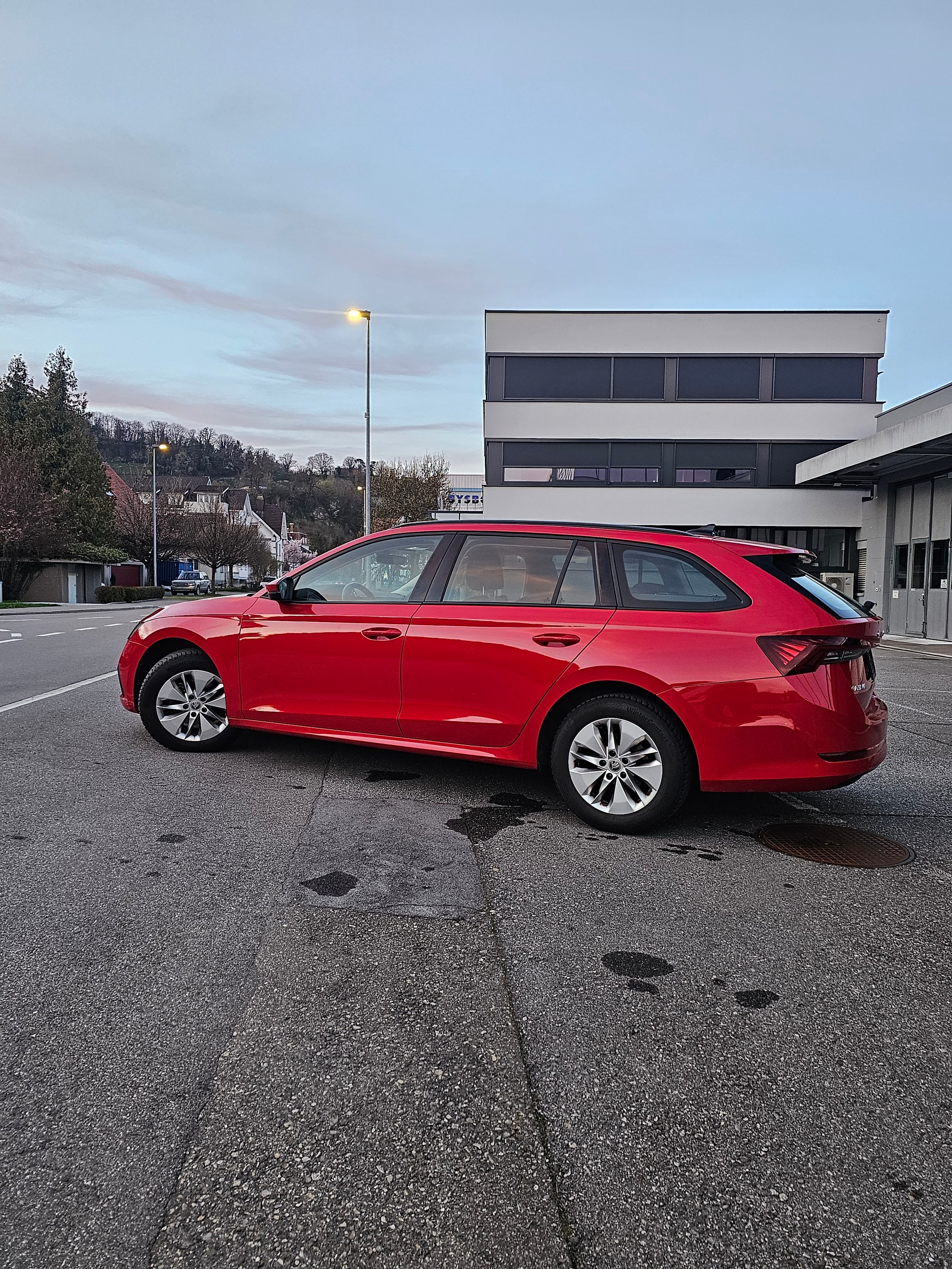 SKODA Octavia Combi 2.0 TDI DSG Style-image-7