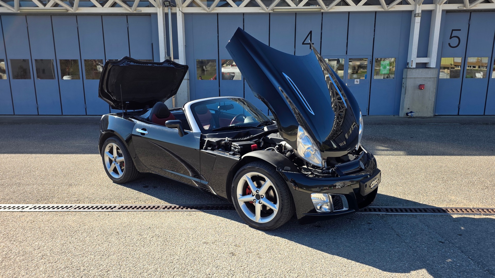 OPEL GT 2.0 Turbo-image-1