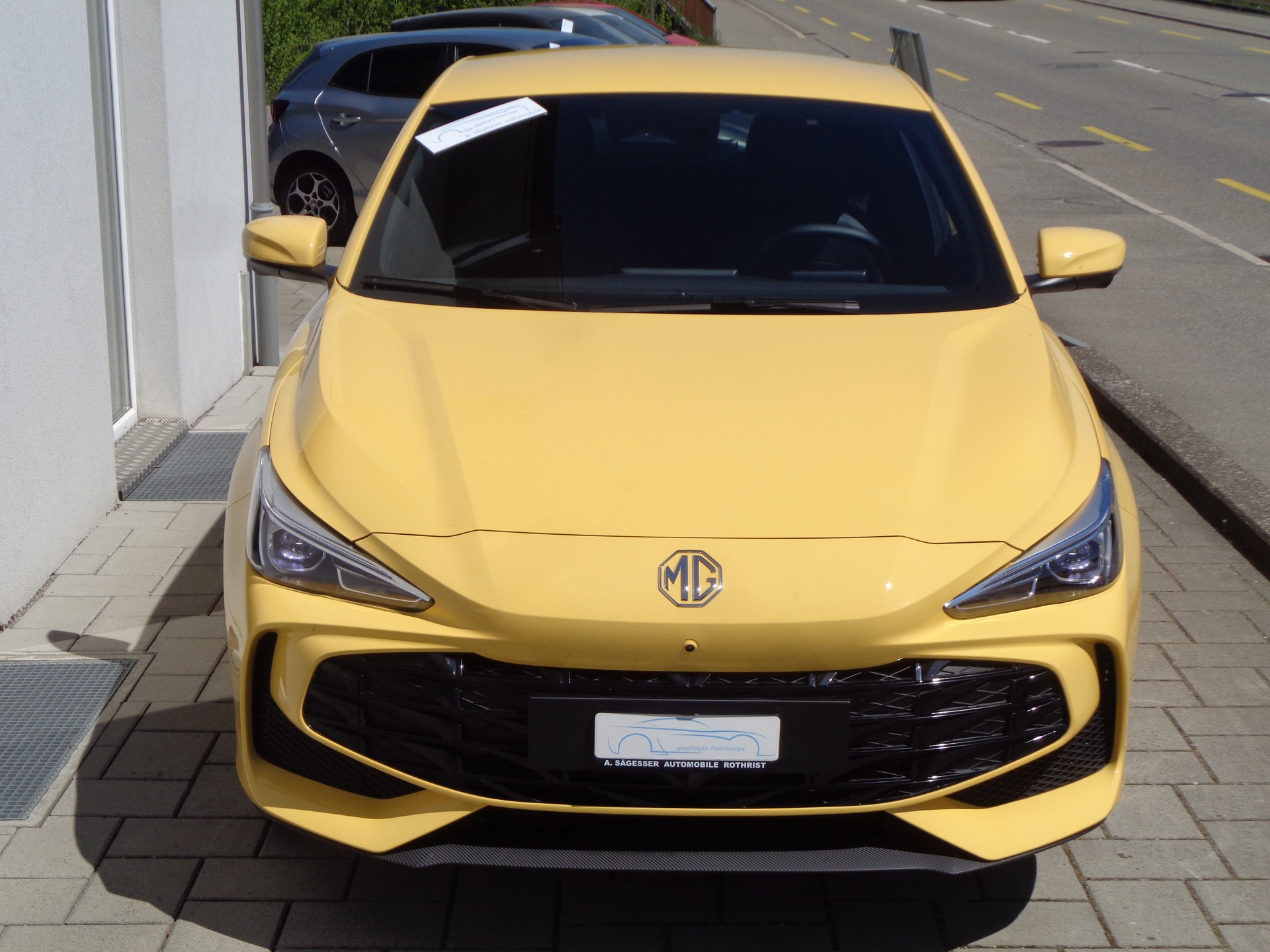 MG 3 1.5 Hybrid Luxury Aut.-showroom-element-2