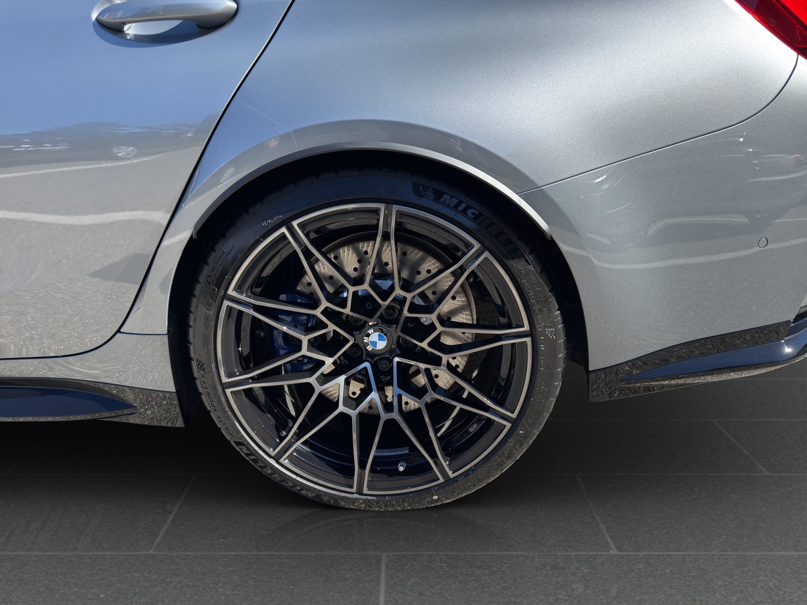 BMW M3 Competition M xDrive-image-11