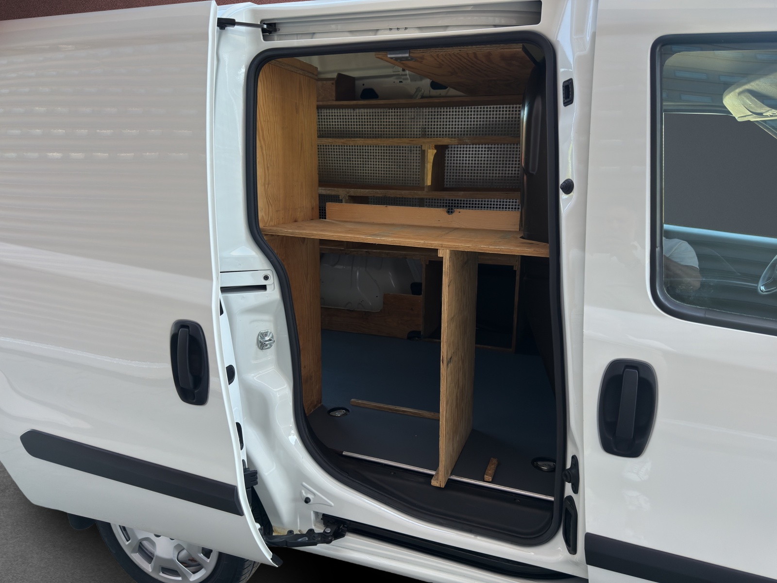 FIAT Doblò 1.4 Natural Power Cargo Swiss-image-11