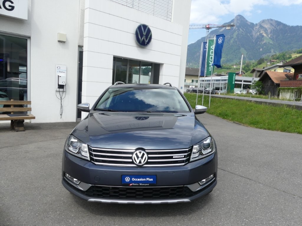 VW Passat Alltrack 2.0 TSI 4Motion DSG-image-5