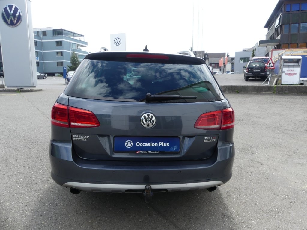 VW Passat Alltrack 2.0 TSI 4Motion DSG-image-2