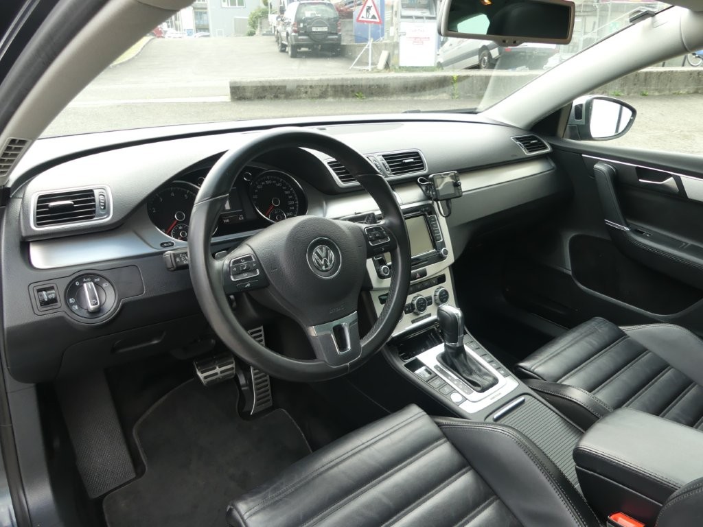 VW Passat Alltrack 2.0 TSI 4Motion DSG-image-6
