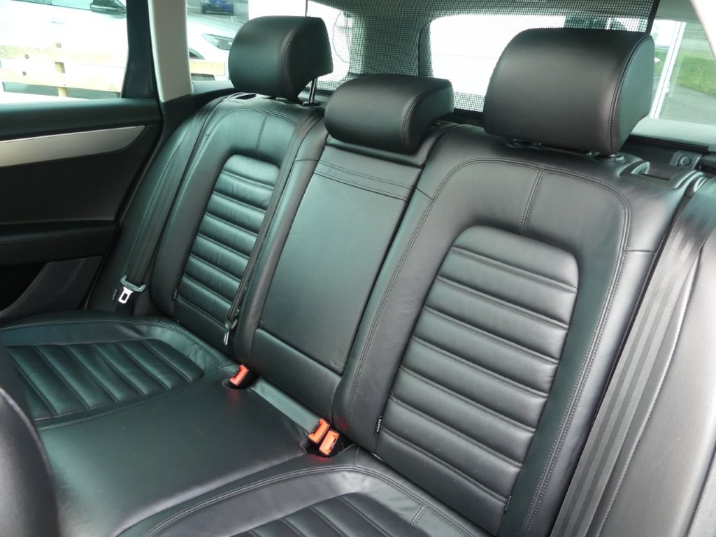 VW Passat Alltrack 2.0 TSI 4Motion DSG-image-11